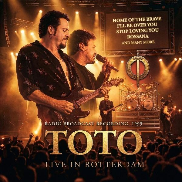 Toto live in Rotterdam 1995 mit Sängern, Gitarristen und Schlagzeugern auf der Bühne.