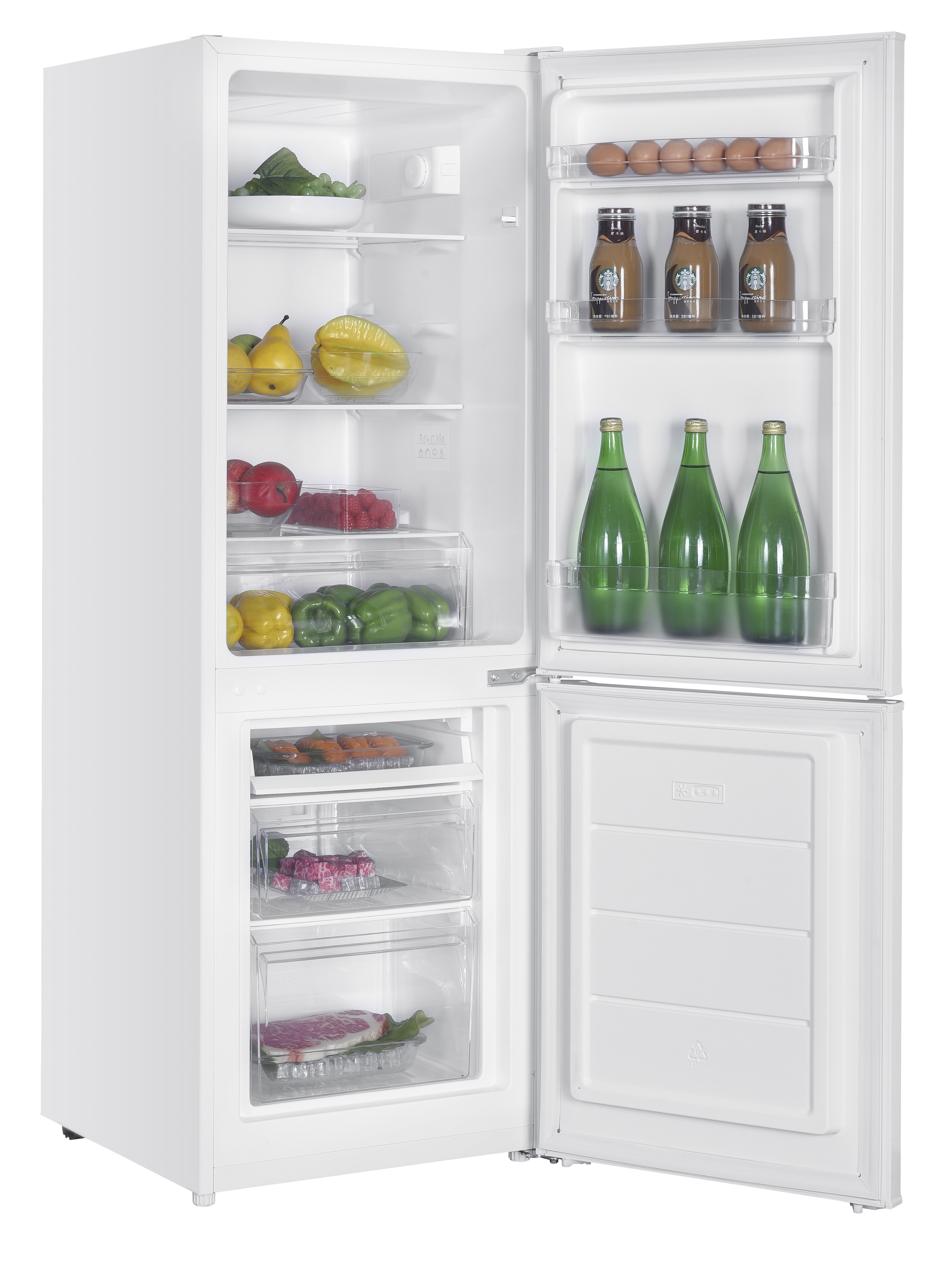 Ein offener weißer Kühlschrank mit Lebensmitteln: Obst, Gemüse, Eier, Getränke und Fleisch.