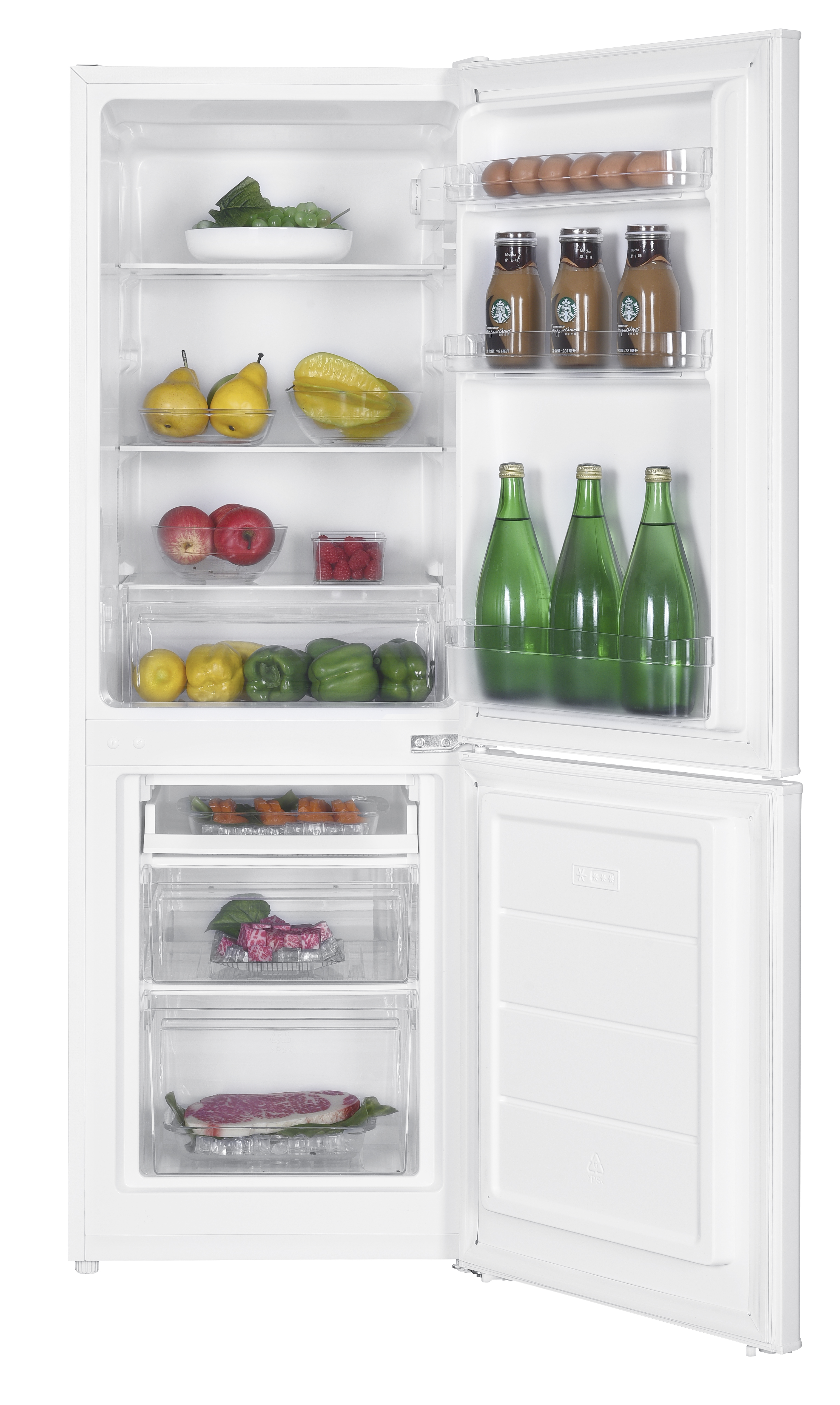 Gefüllter Kühlschrank mit Obst, Gemüse, Eiern, Getränken und Fleisch.
