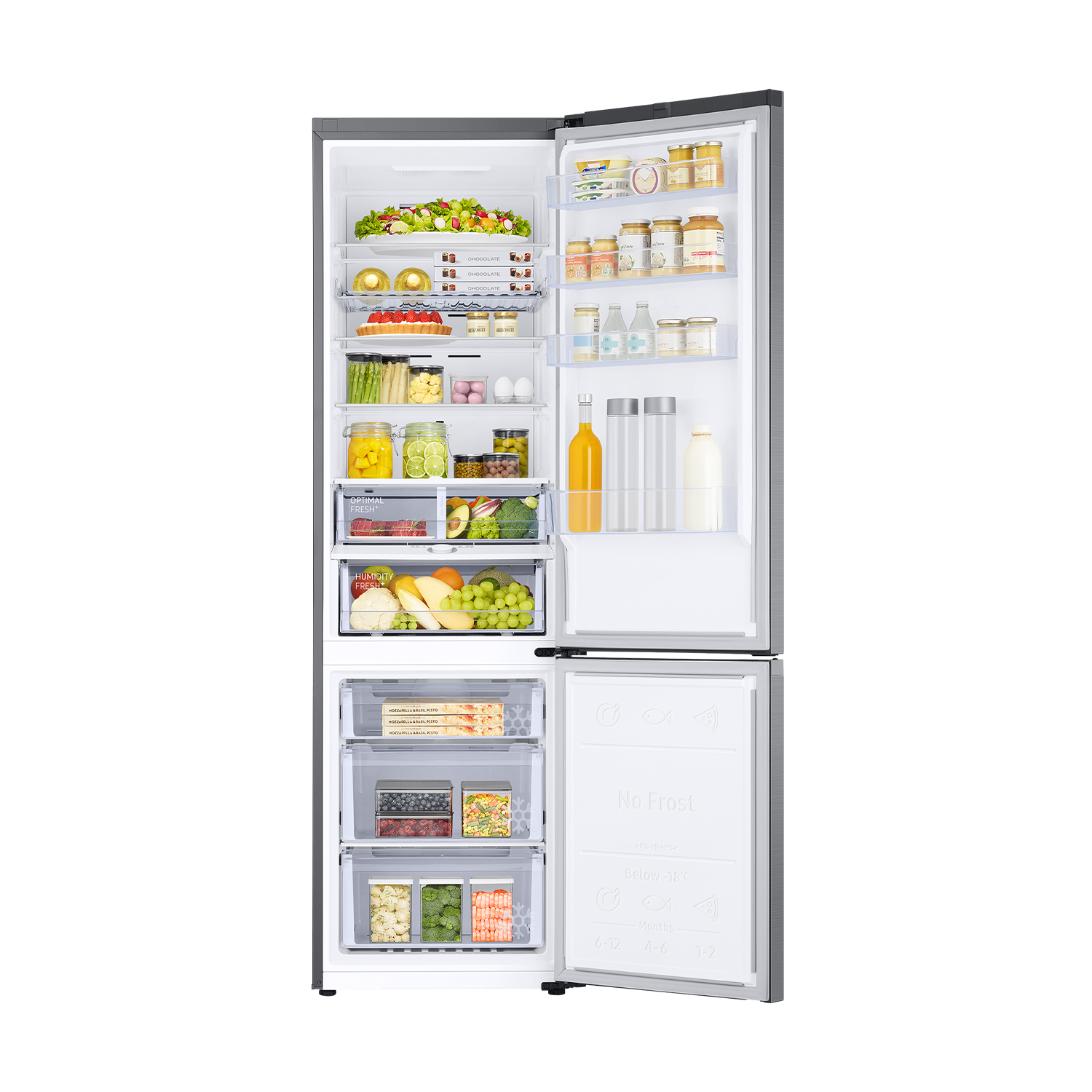Refrigerador abierto lleno de comida en estantes y cajones.