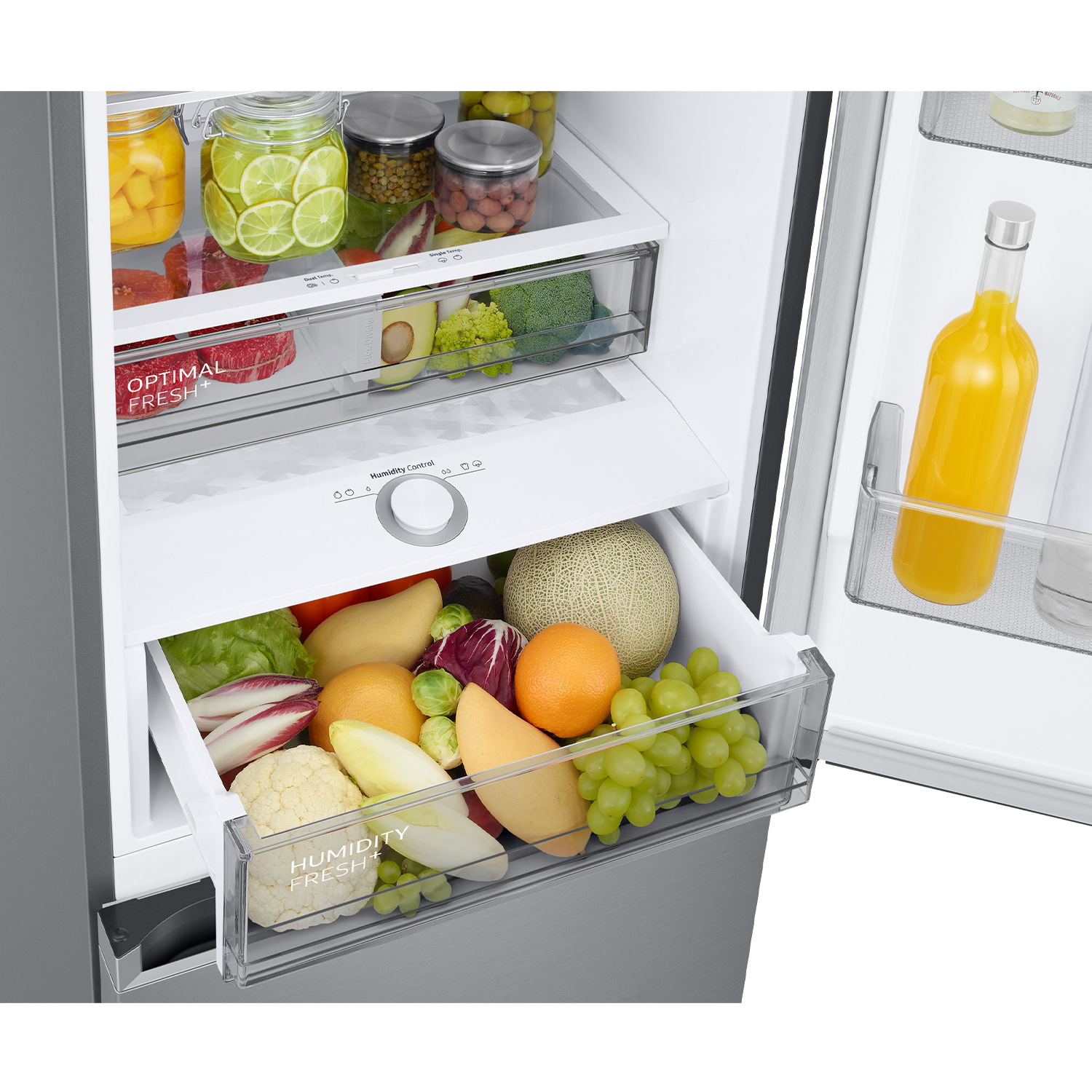 Refrigerador abierto con productos frescos: frascos, carne, brócoli, aguacate, melón, naranjas, uvas.