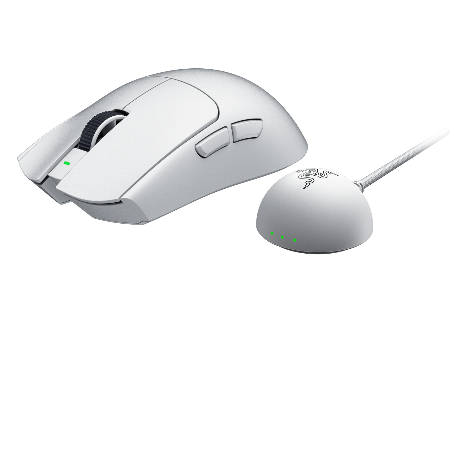 Un ratón inalámbrico blanco para juegos y su base de carga con luces indicadoras verdes.