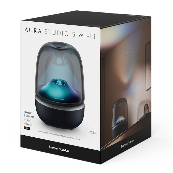 Caja de altavoz Harman Kardon Aura Studio 5 Wi-Fi con imagen de altavoz e ilustración de habitación.