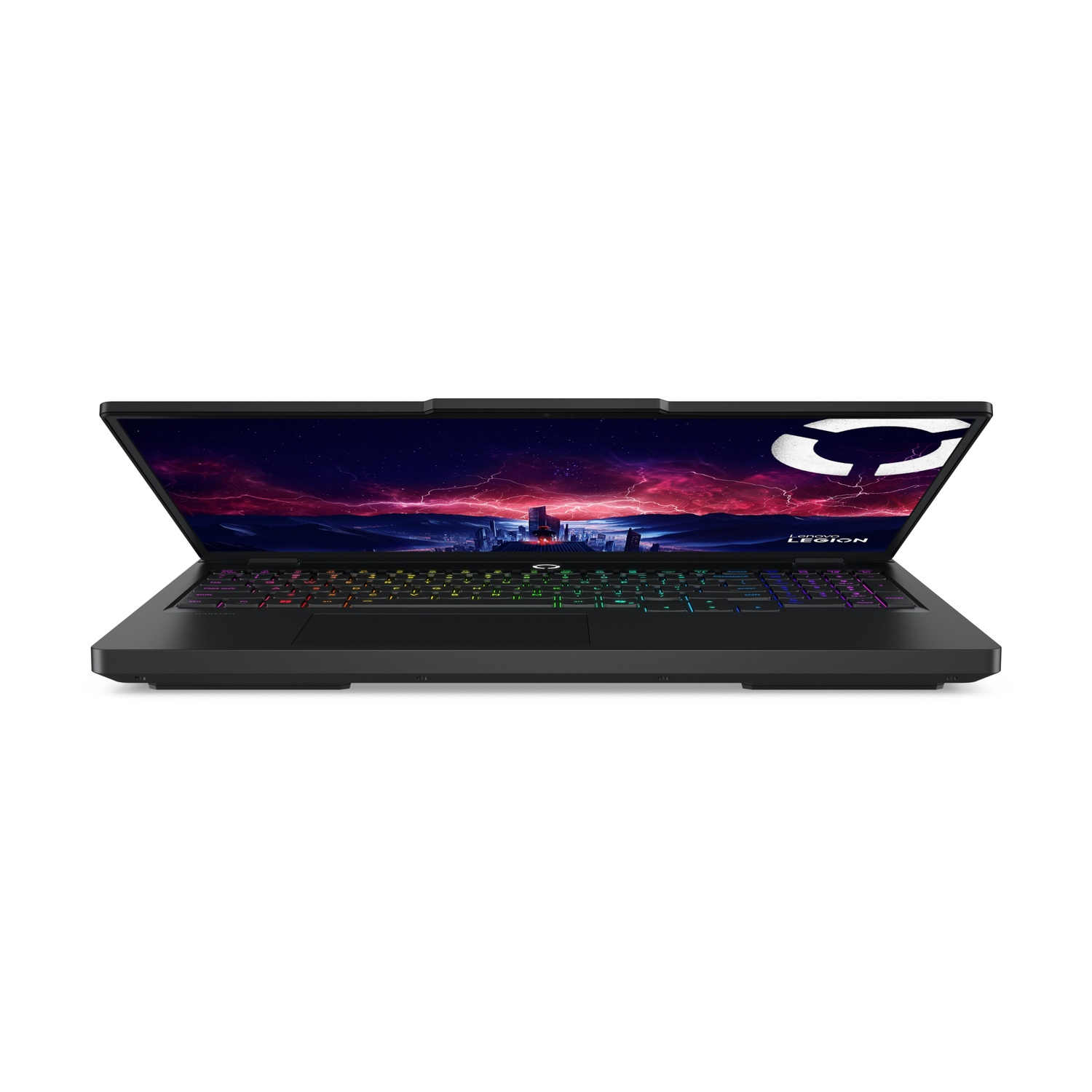 Laptop nero con tastiera illuminata e sfondo cielo tempestoso.