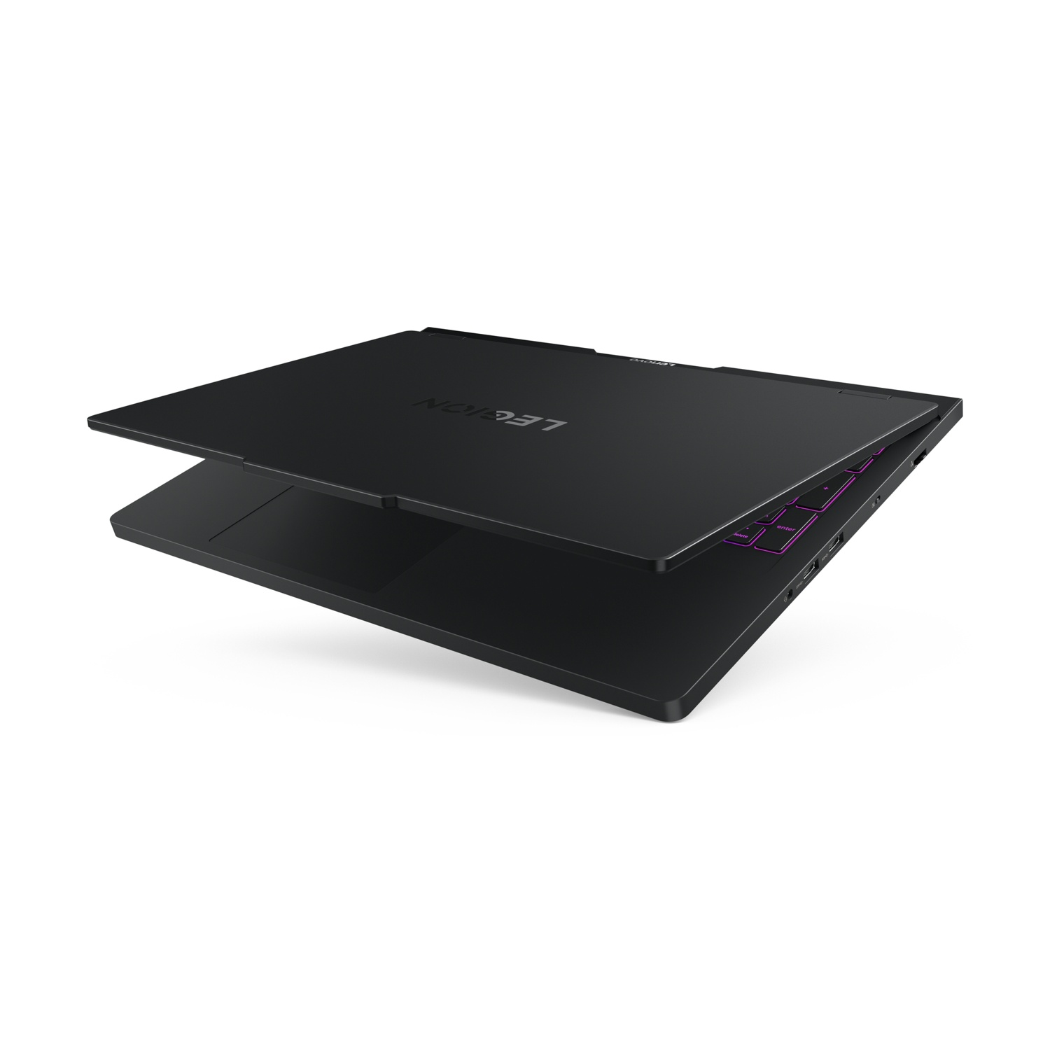 Laptop nero con tastiera illuminata, su sfondo bianco.