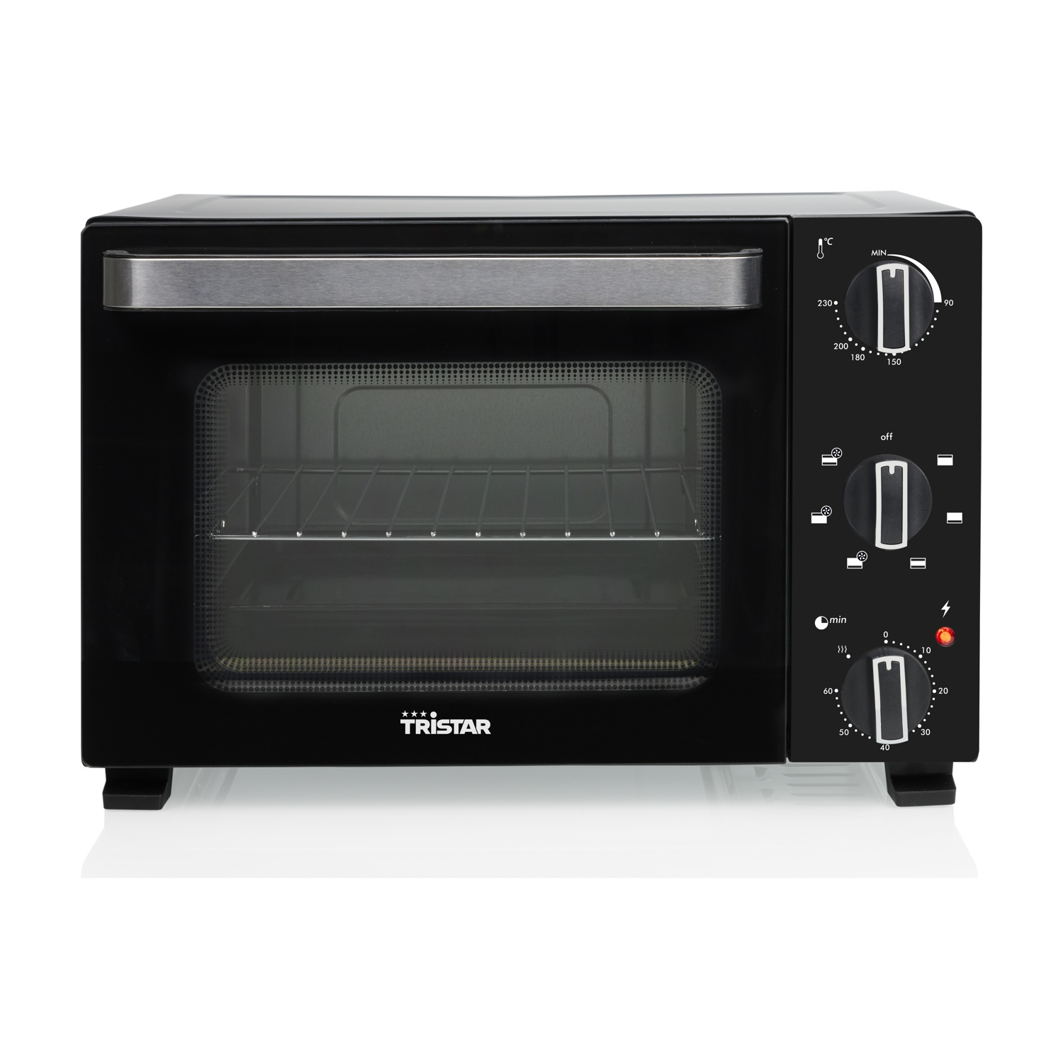 Un forno nero da banco con maniglia argentata e manopole.