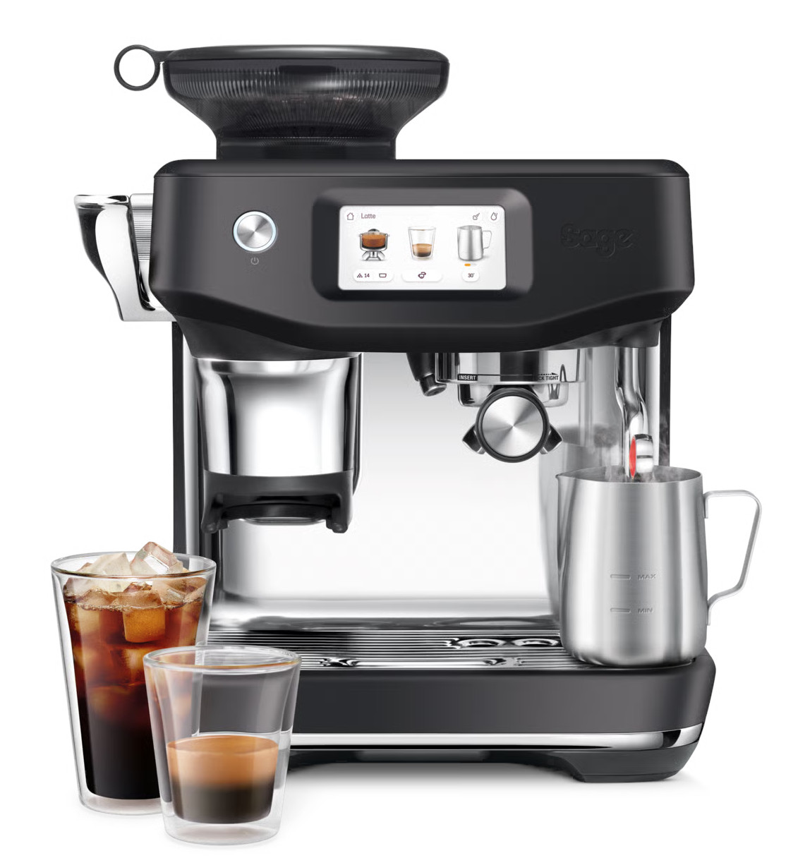 Czarna ekspres do kawy z kolbą, dzbankiem na mleko i dwoma szklankami kawy.