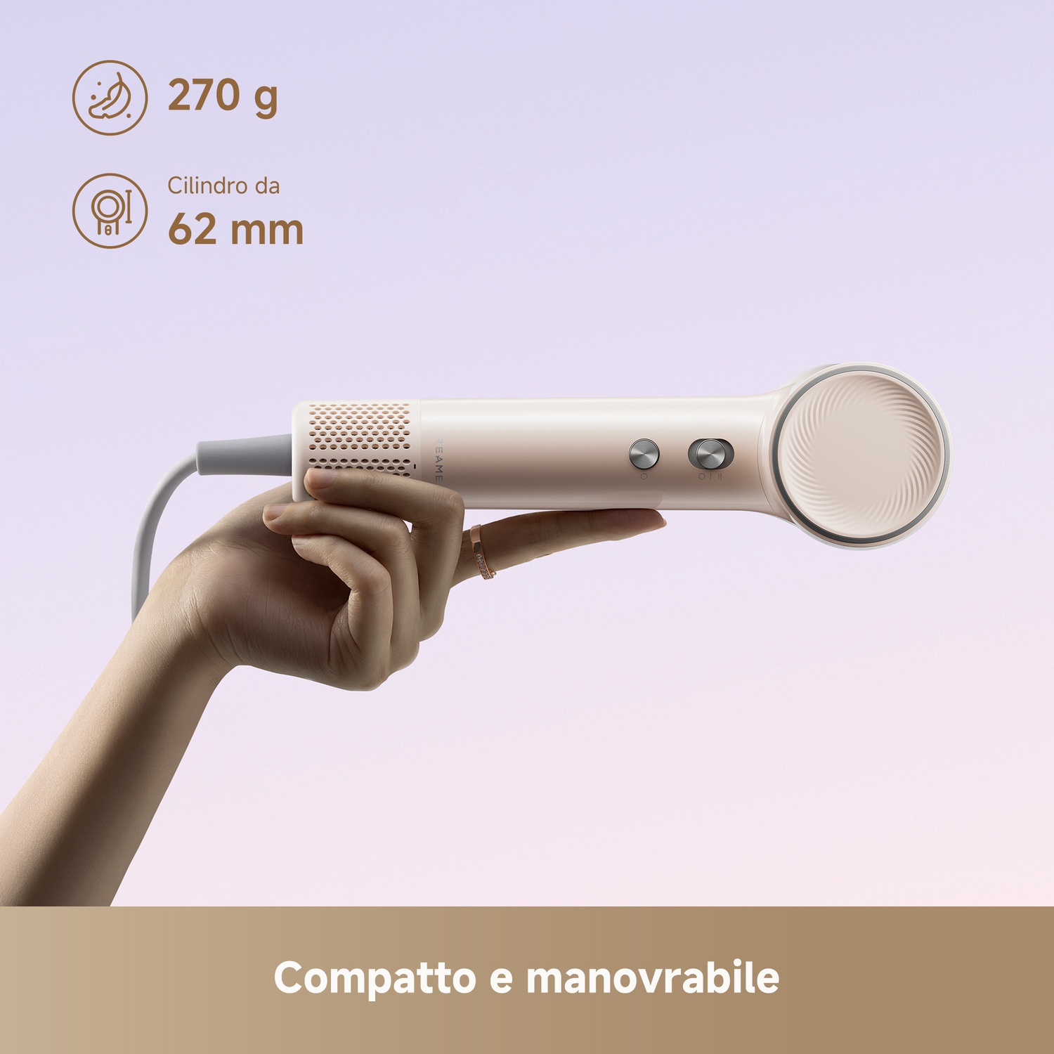 Una mano tiene un asciugacapelli leggero e compatto. 270g, 62mm diametro.