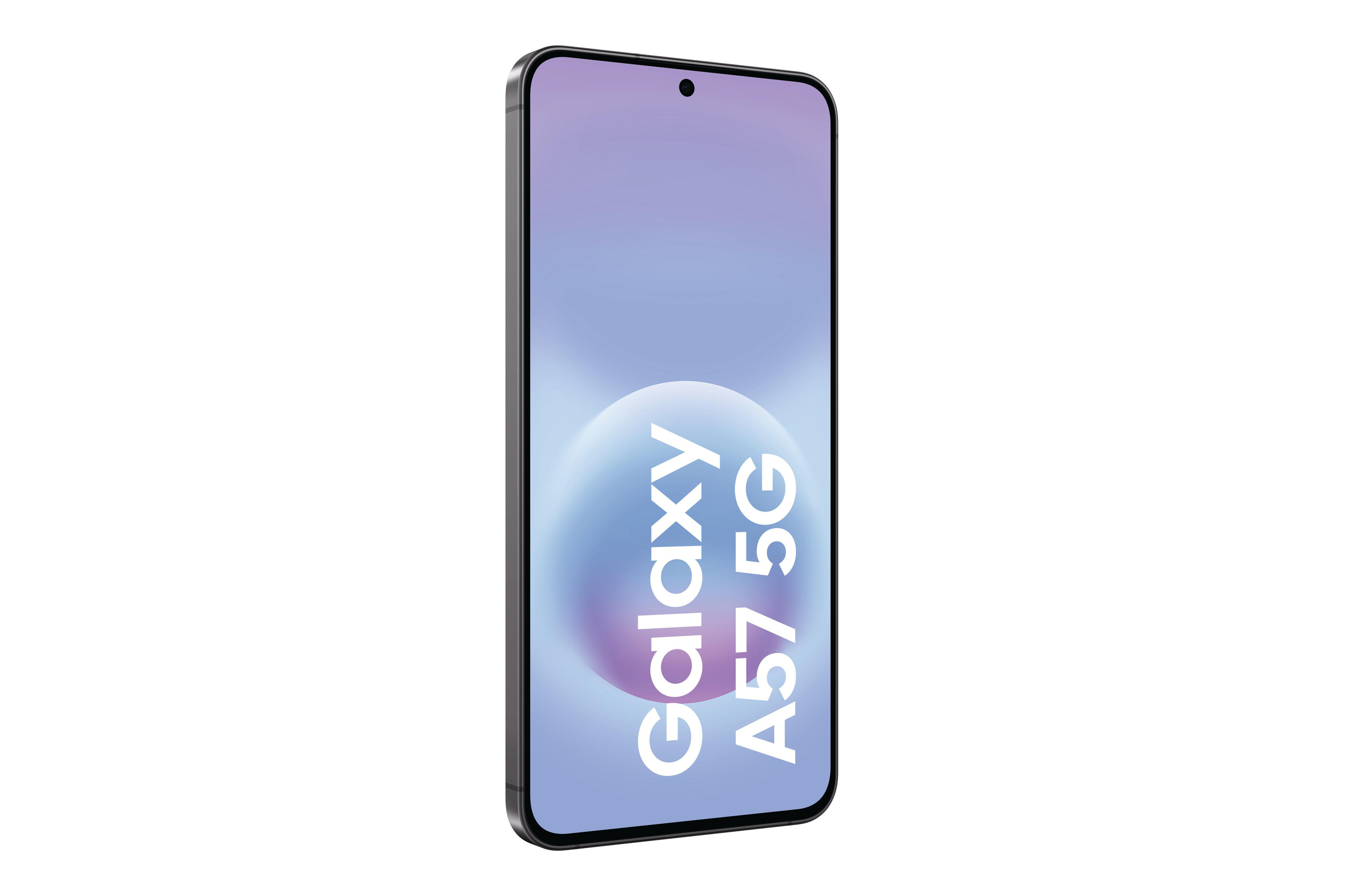 Ein Smartphone mit dem Schriftzug Galaxy A57 5G auf dem Bildschirm.