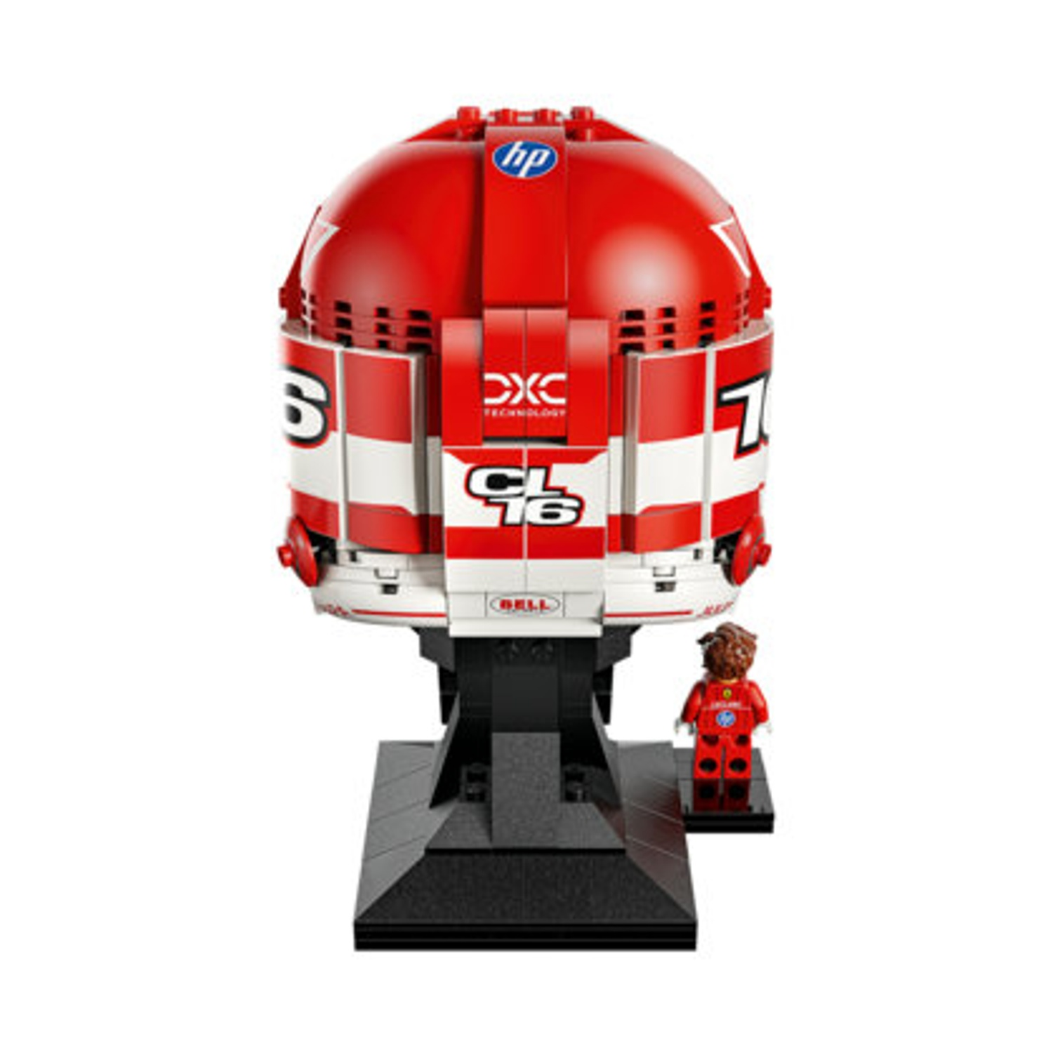 Un casco Lego rosso a strisce bianche, con loghi "hp" e "Bell".