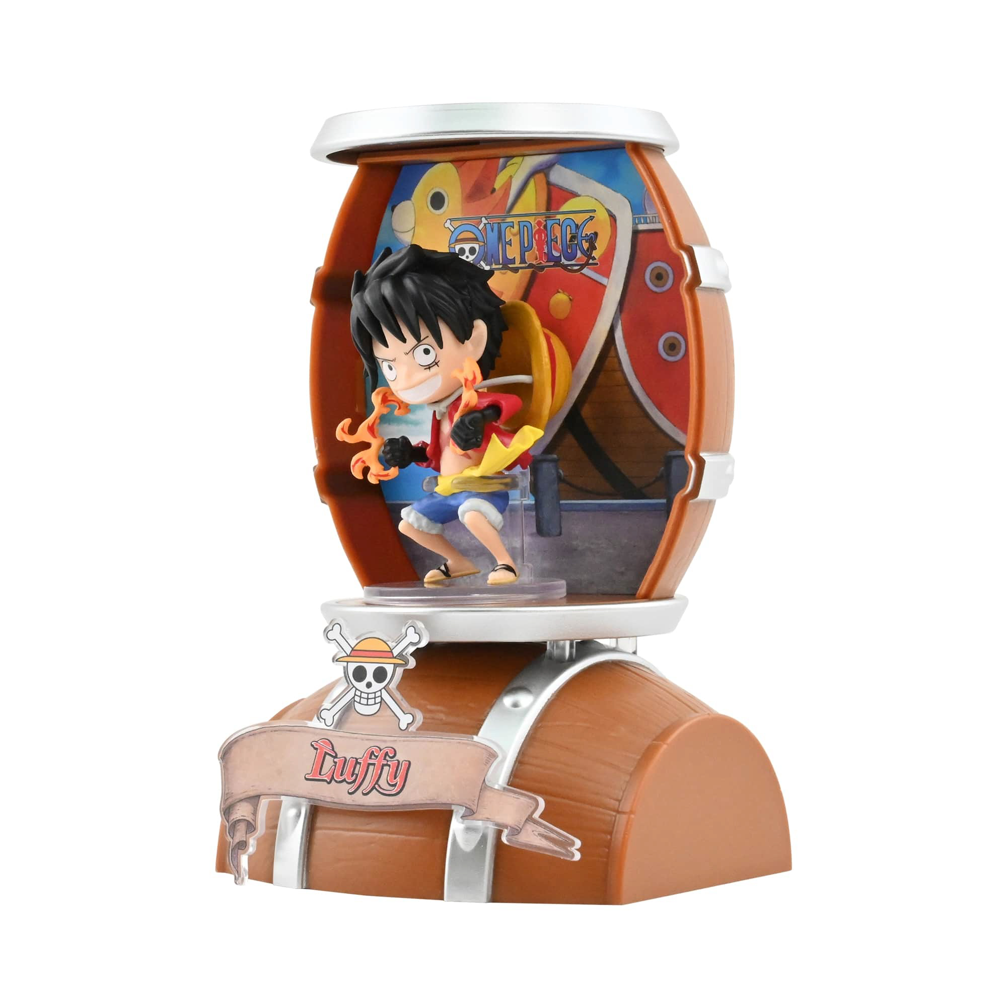 Luffy-Figur in einem Fass, mit One Piece Logo und Jolly Roger.