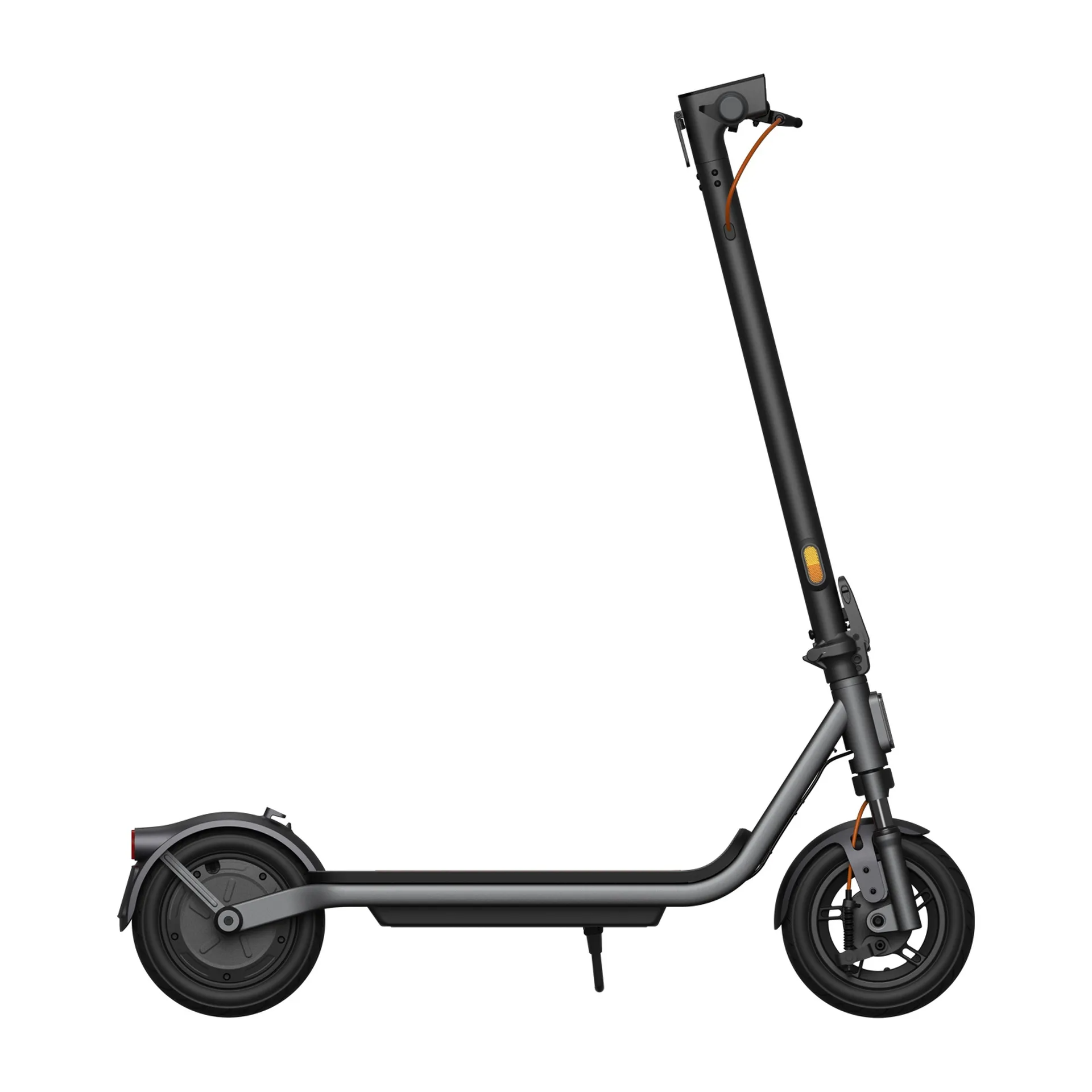Szürke elektromos roller fekete kormánnyal és kerekekkel.