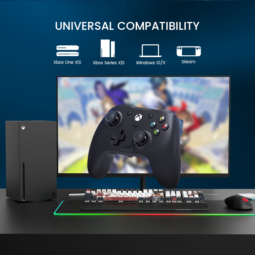 Xbox Series X, Controller, Tastatur und Maus vor einem Monitor mit Spiel.