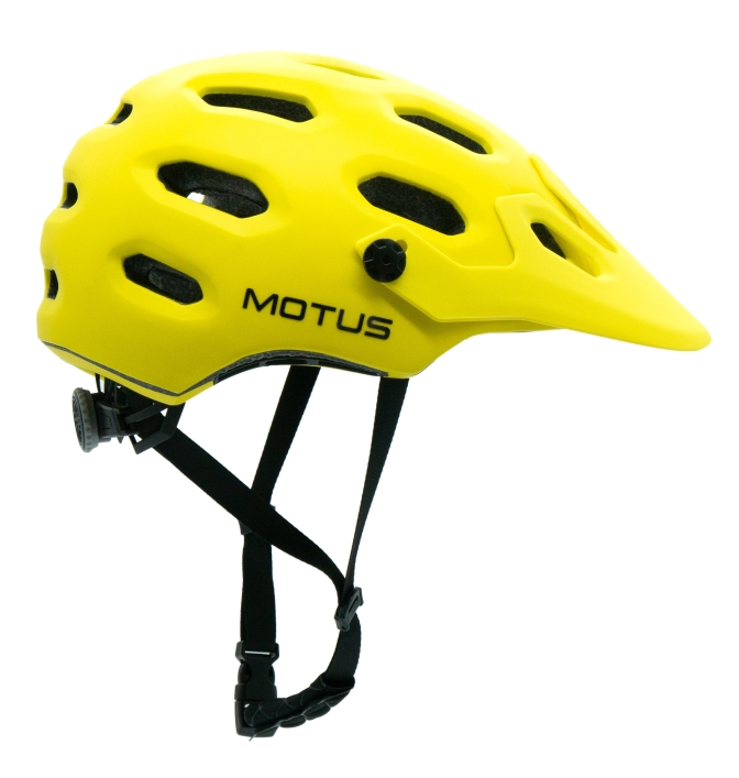 Żółty kask rowerowy z logo MOTUS i czarnymi paskami.