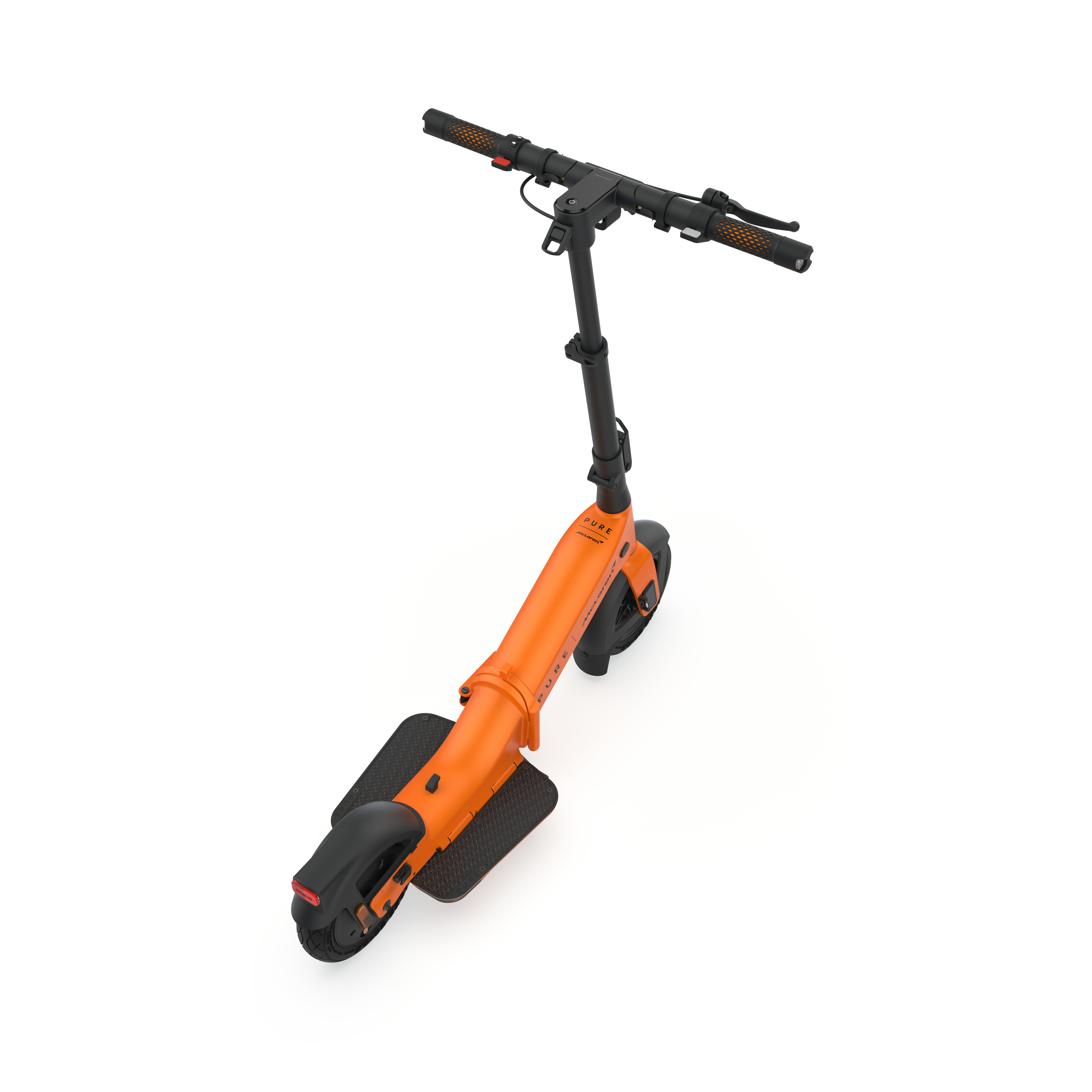 Ein orangefarbener Elektroroller mit schwarzen Griffen und Rädern auf weißem Hintergrund.