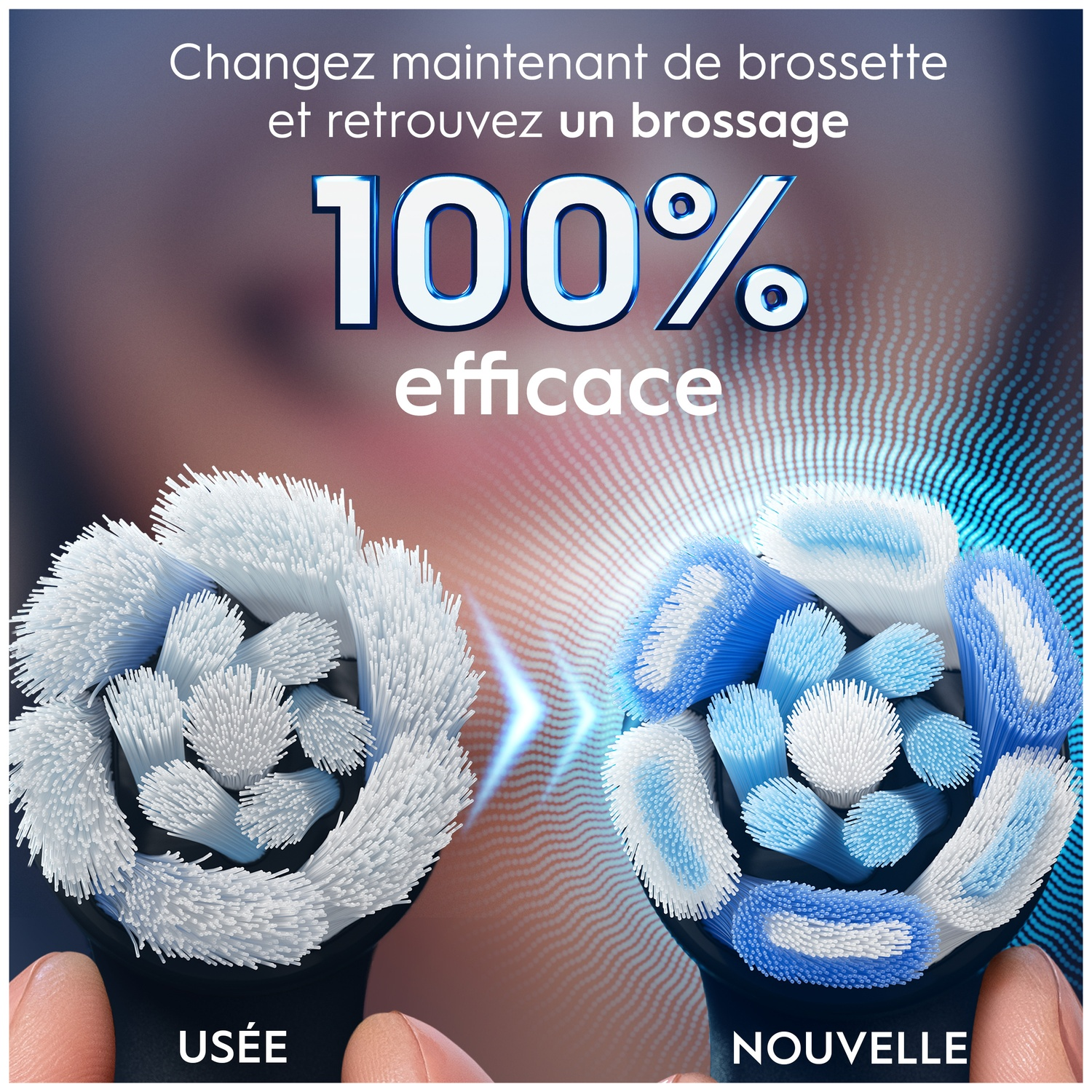 Comparaison d'une tête de brosse à dents blanche usée et d'une nouvelle tête bleue et blanche.