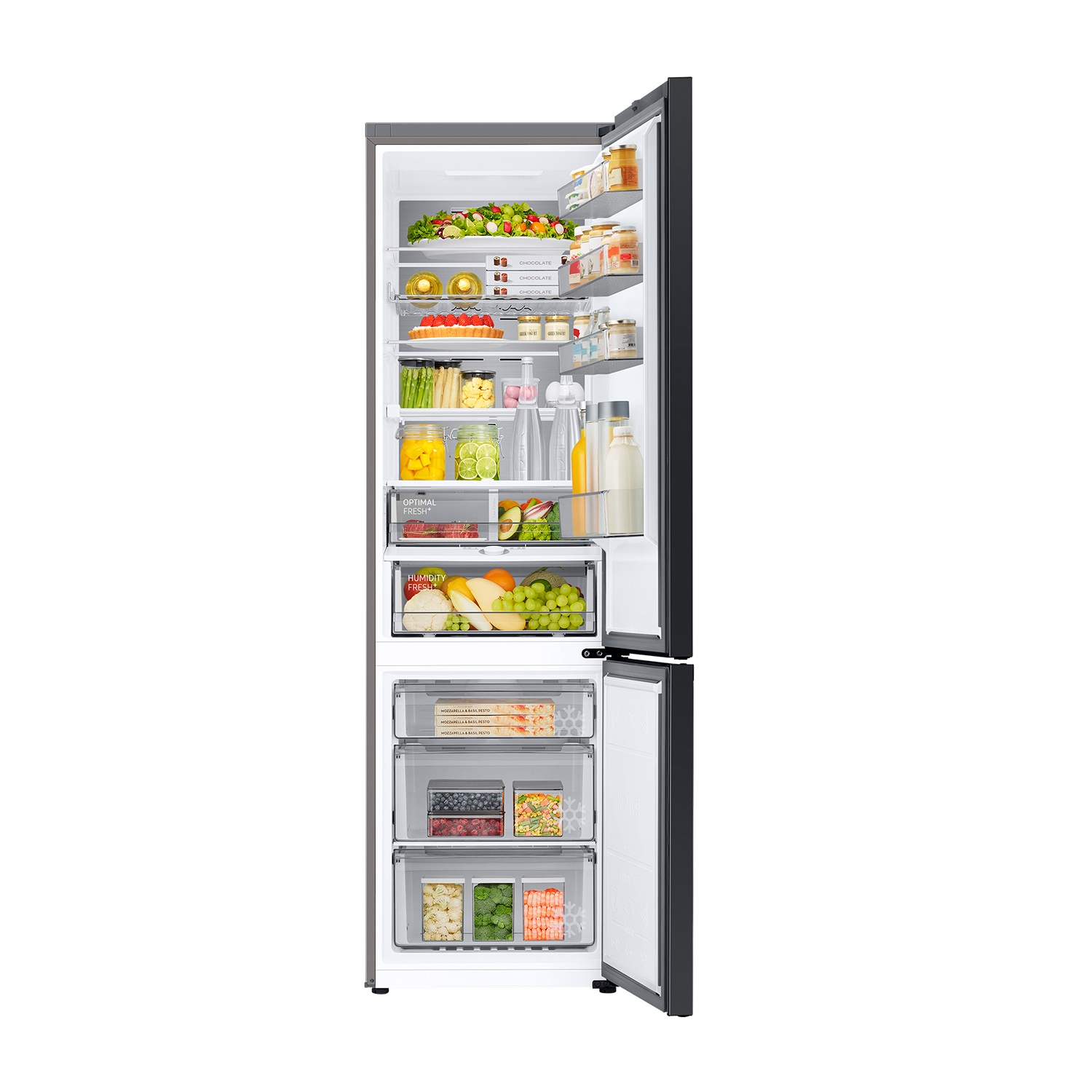 Un refrigerador abierto lleno de comida, incluyendo frutas, verduras y queso.