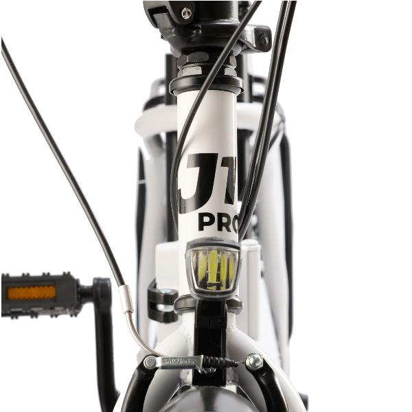 Vista frontal de un cuadro de bicicleta blanco con "J1 PRO" y una luz.