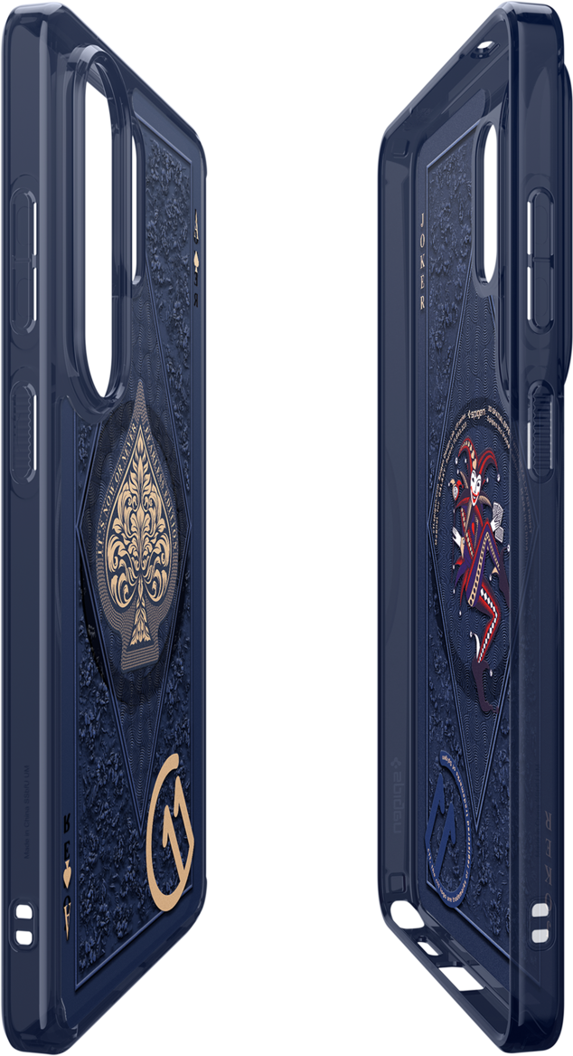 Deux coques de téléphone bleu foncé avec des motifs de cartes à jouer. L'une montre une pique ornée, l'autre un bouffon.