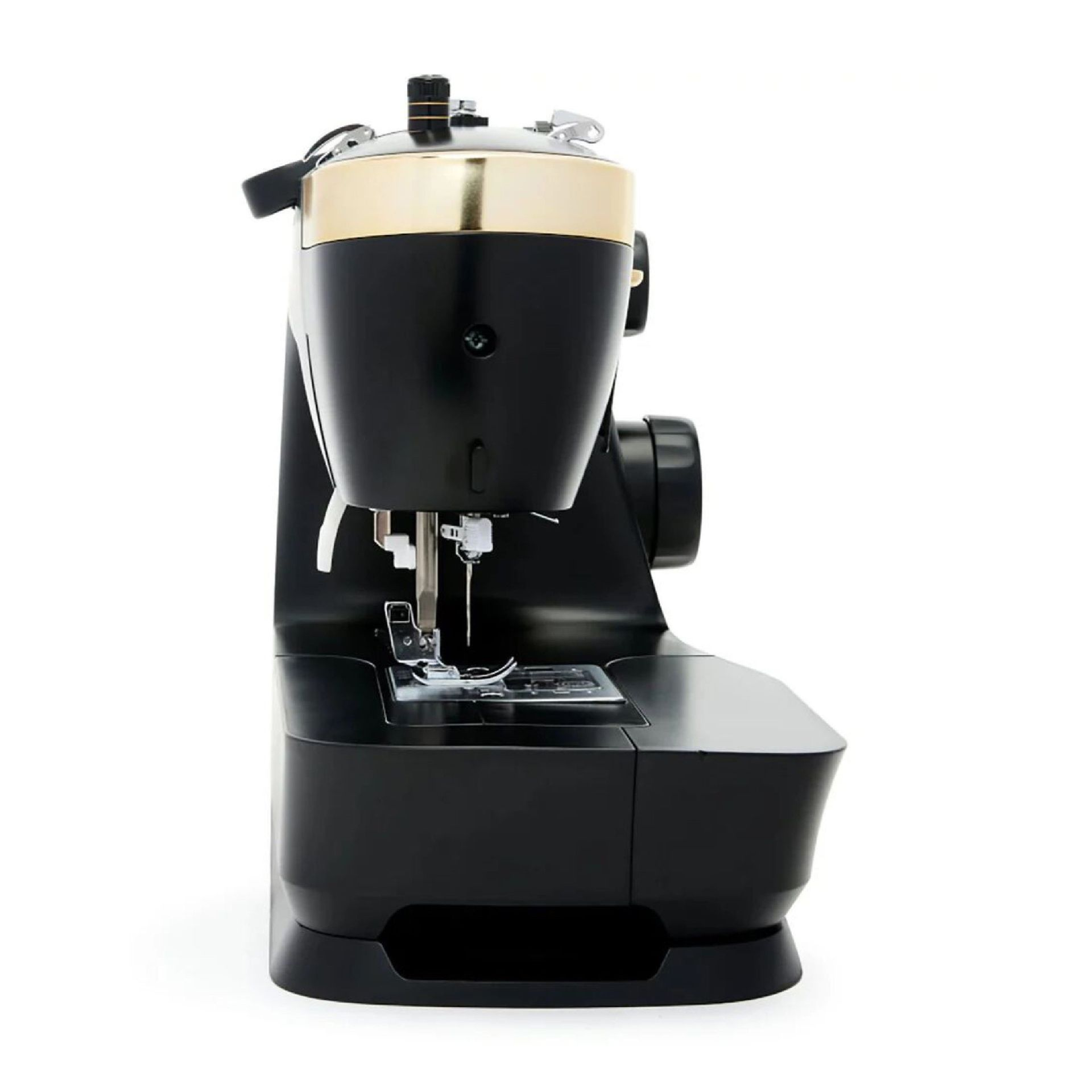 Schwarze Nähmaschine mit goldenen Akzenten, Seitenansicht.