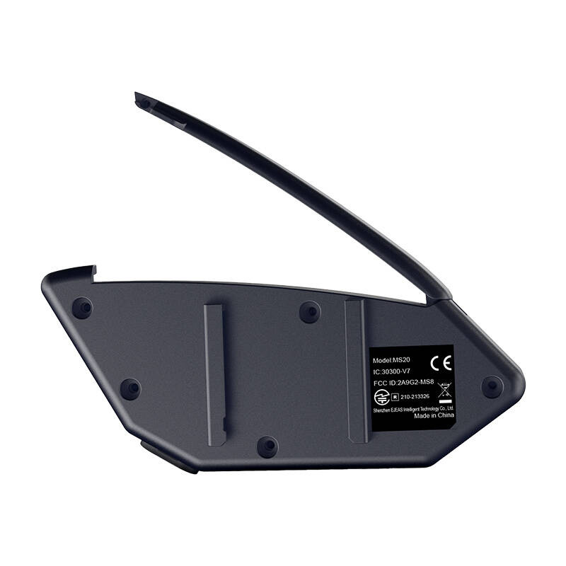 Fekete Bluetooth sisakhangszóró CE és FCC jelölésekkel.