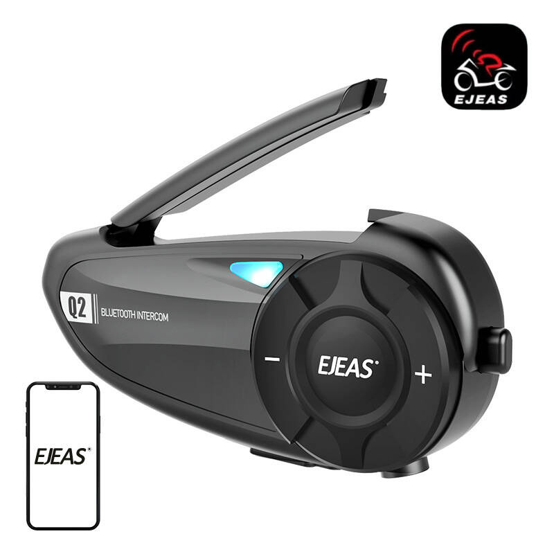 Fekete motoros Bluetooth kaputelefon EJEAS logóval és okostelefon.