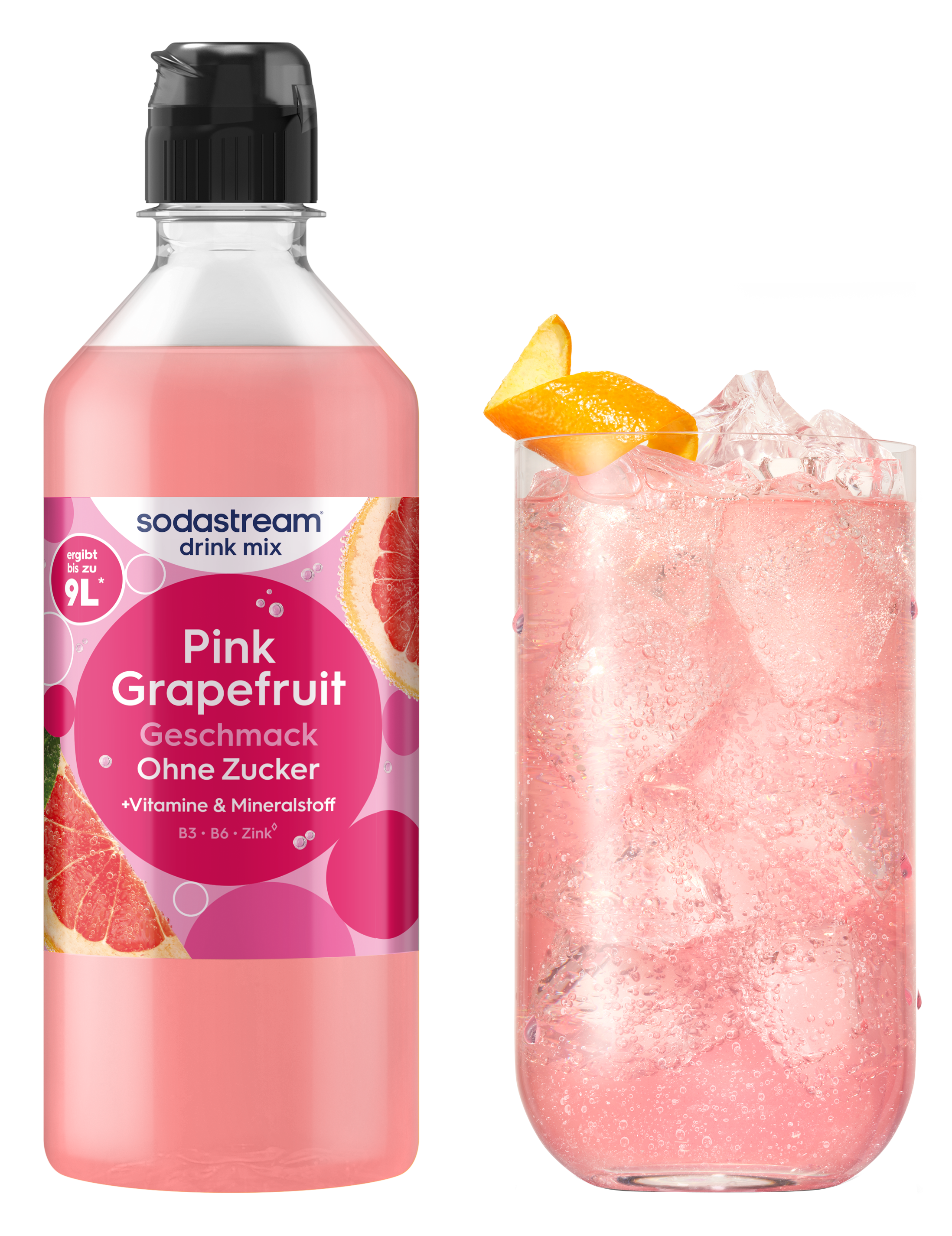 Eine Flasche Sodastream Pink Grapefruit Sirup neben einem Glas pinkem Getränk mit Eis.