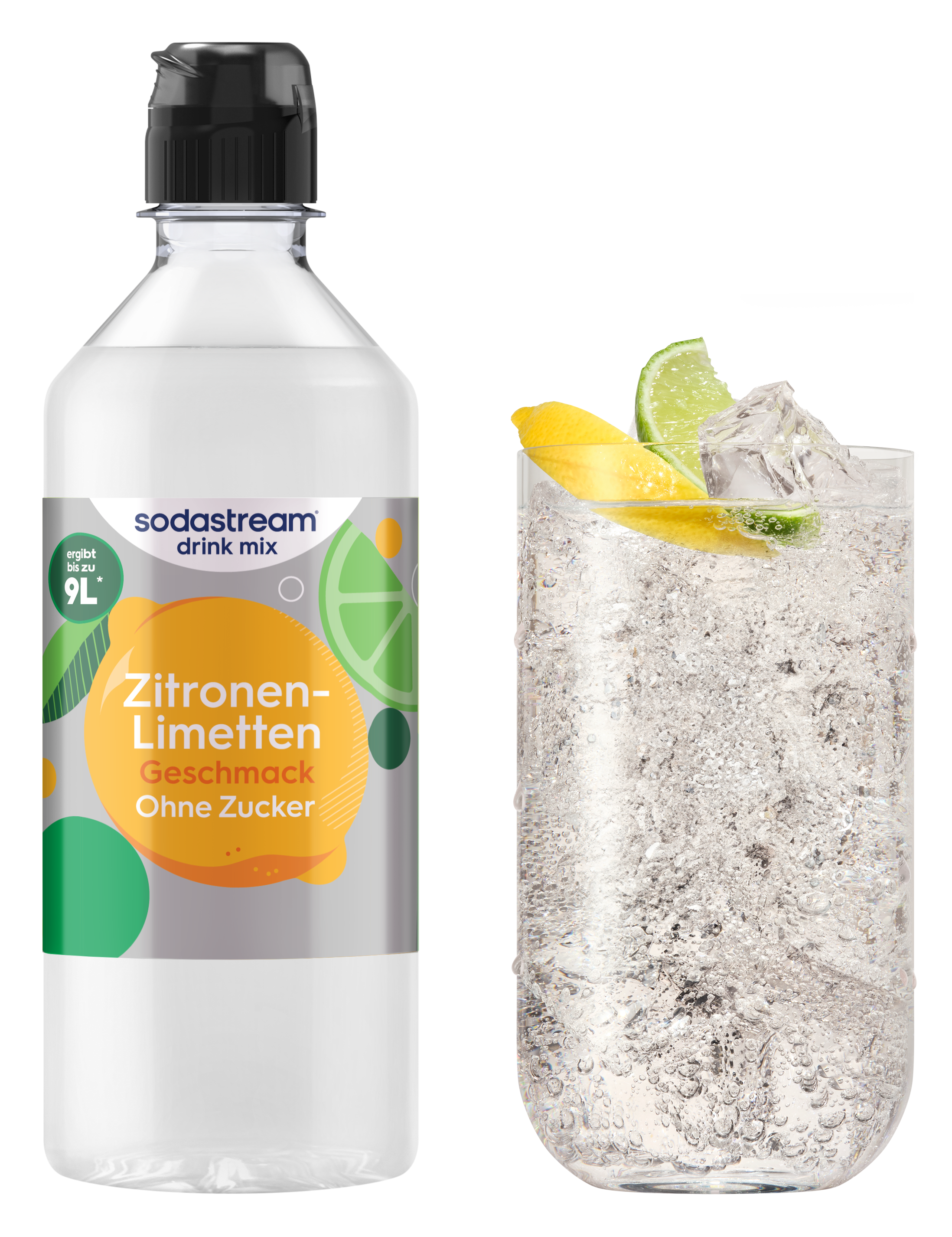 Sodastream Zitronen-Limetten Sirup neben einem Glas mit sprudelndem Wasser, Eis und Zitrusfrüchten.
