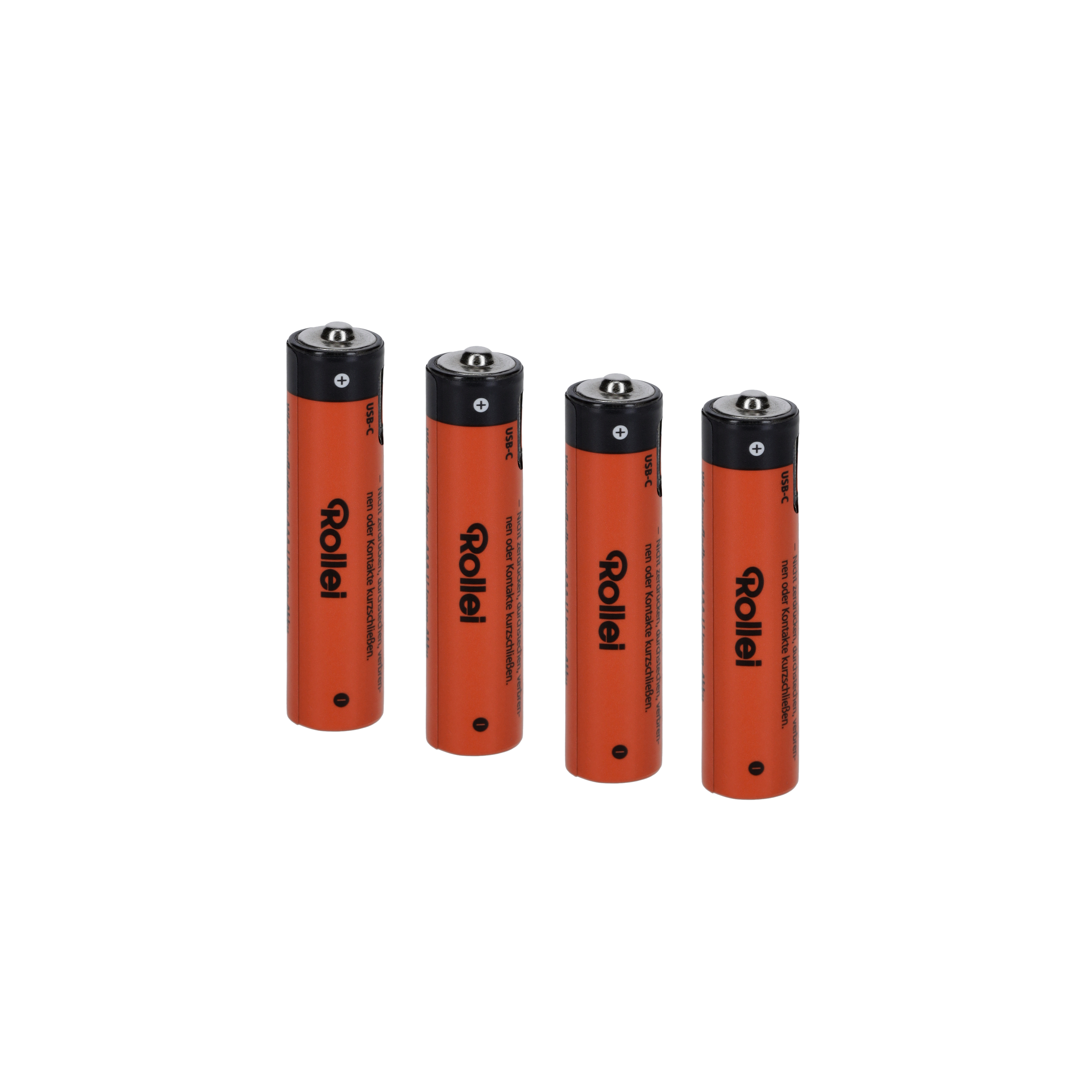 Vier orangefarbene Rollei USB-C Batterien auf weißem Hintergrund.