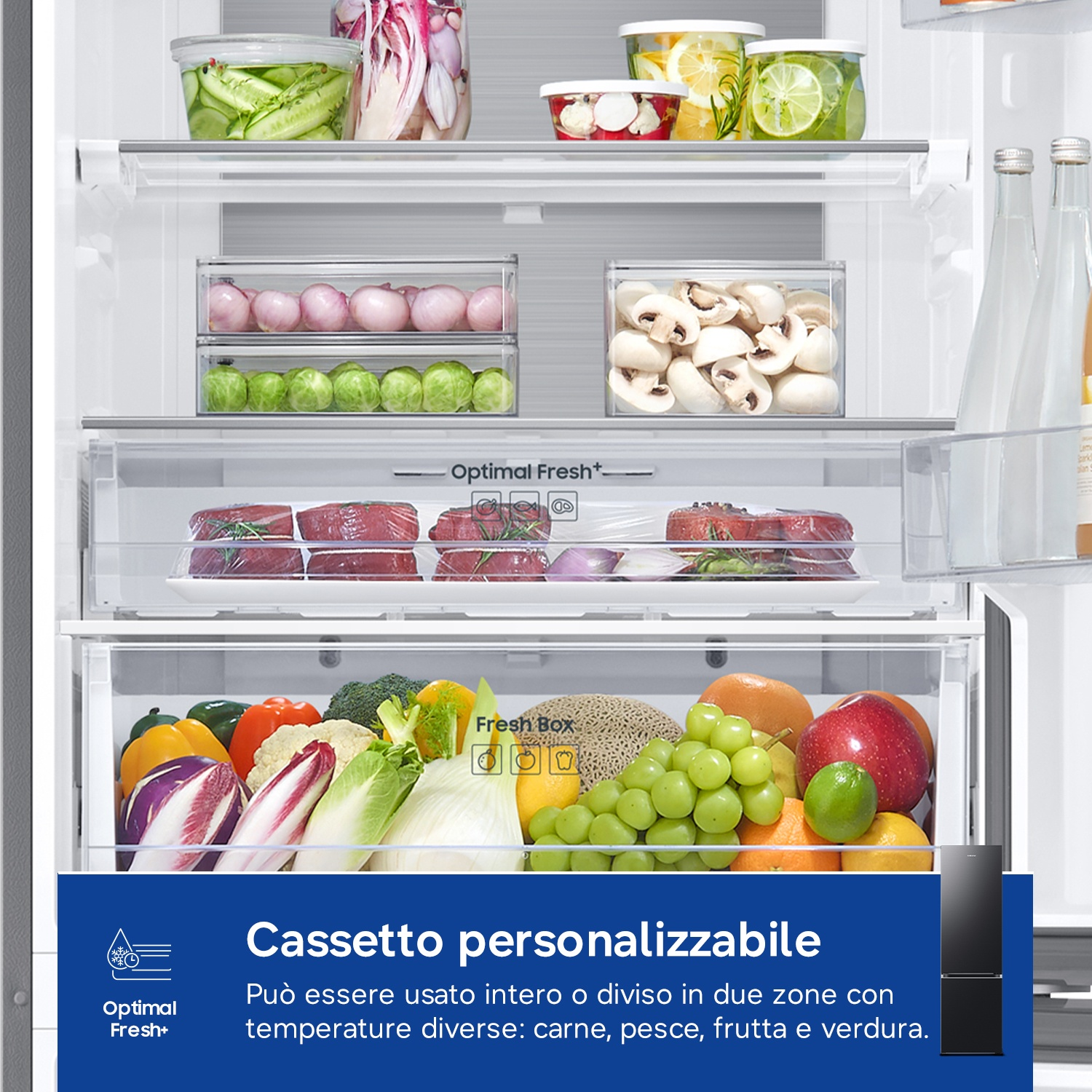 Un frigorifero aperto con frutta, verdura, funghi e carne sui ripiani.