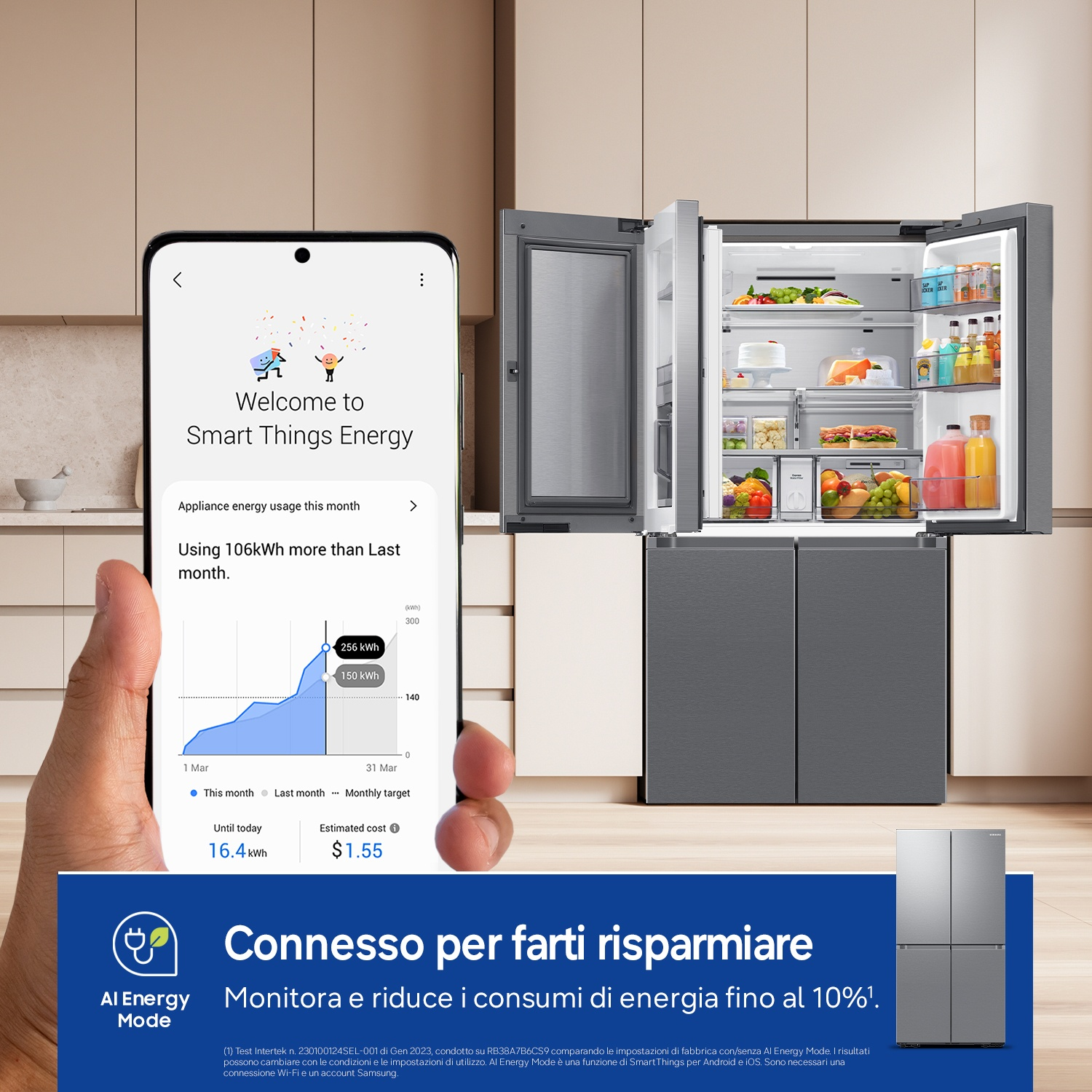 Smartphone mostra l'app Smart Things Energy con uso frigorifero. Un frigorifero aperto accanto.