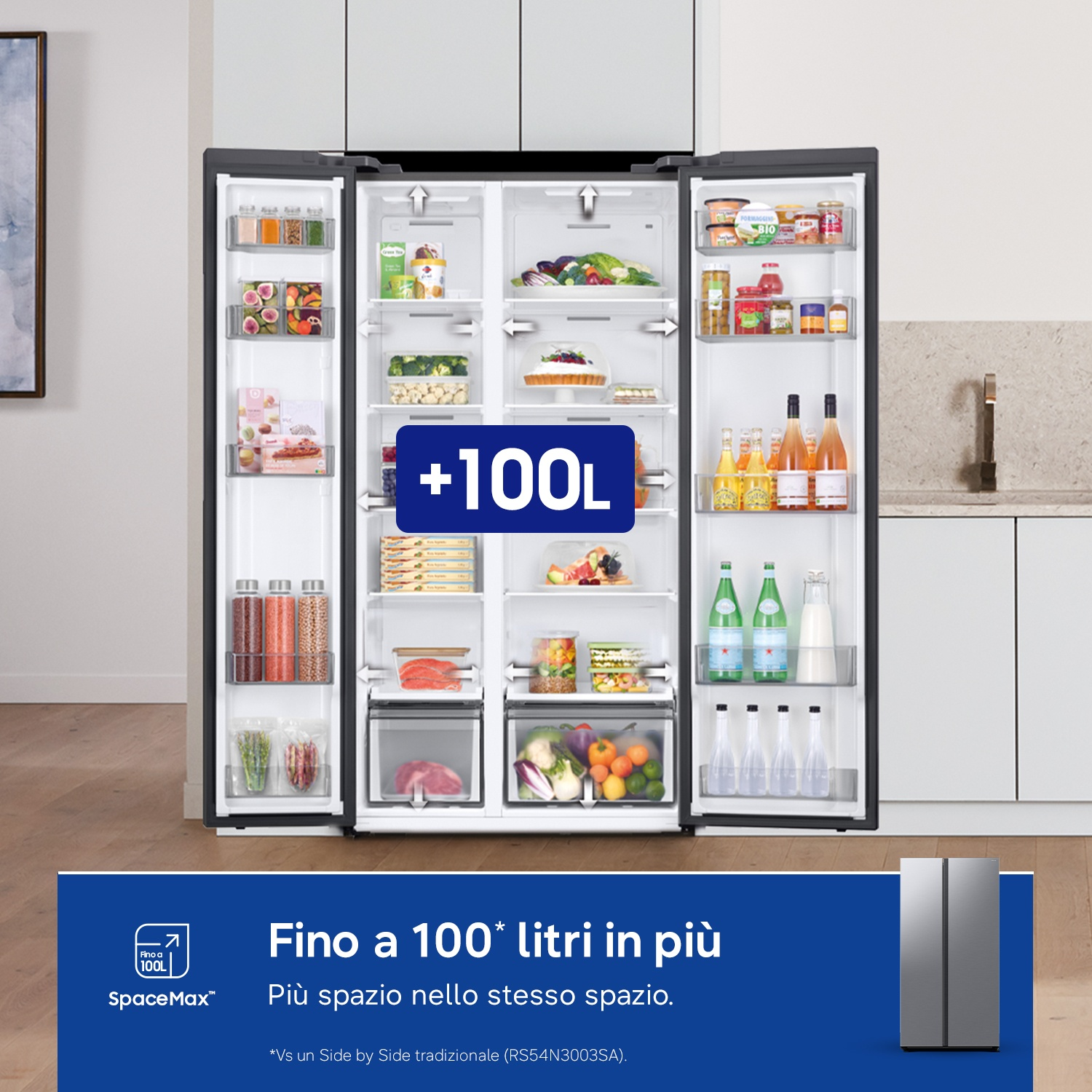 Un frigorifero side-by-side aperto con cibo e una grafica "+100L".