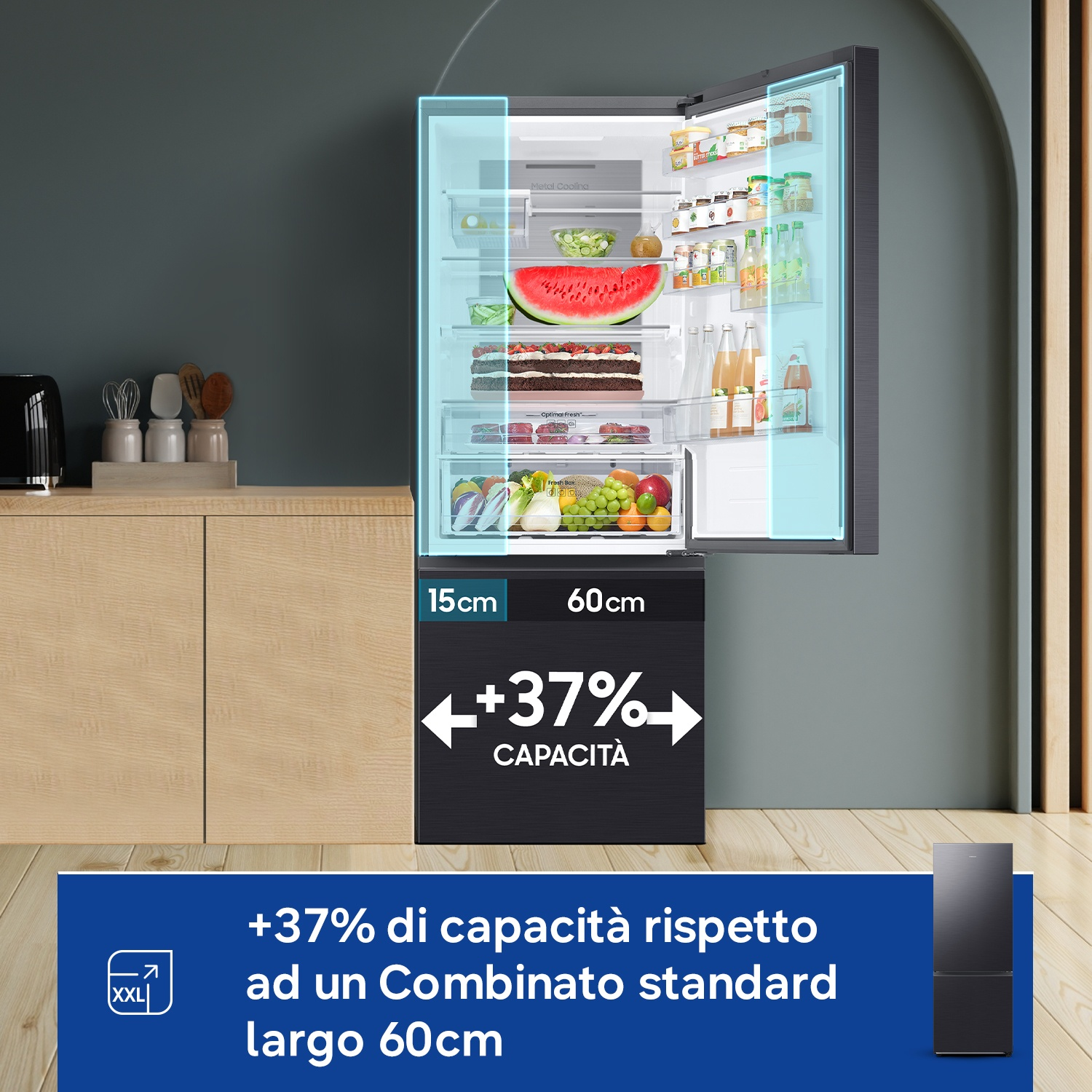 Frigorifero aperto con cibi e grafica che indica +37% di capacità.