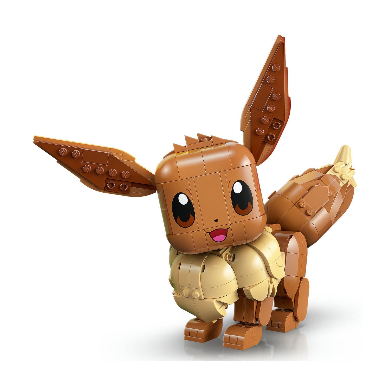 Eevee Lego marrone con grandi orecchie e coda. In piedi su quattro zampe.