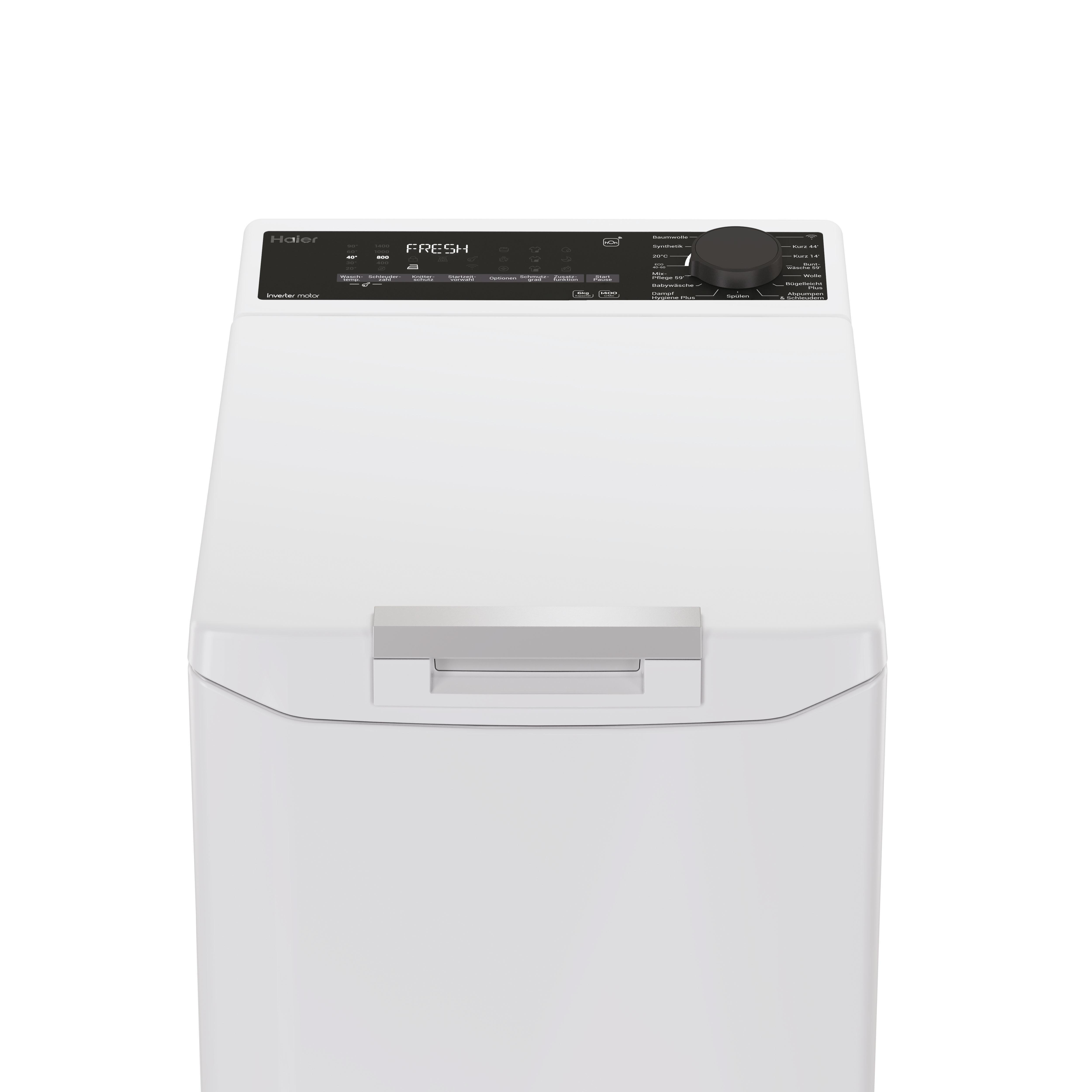 Eine weiße Waschmaschine mit digitalem Bedienfeld und einem Drehknopf.