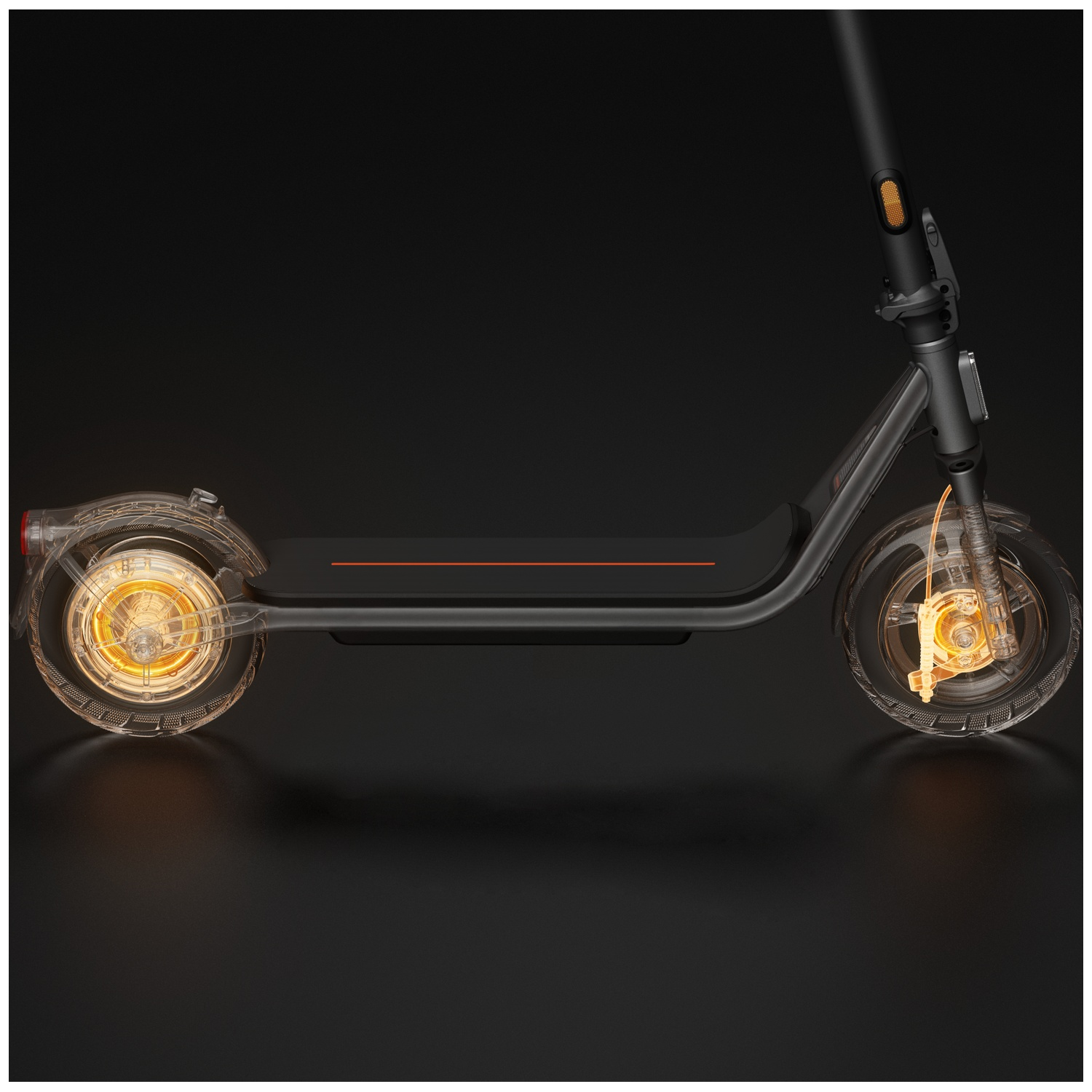 Elektrische step in detail met transparante wielen en verlichte onderdelen.
