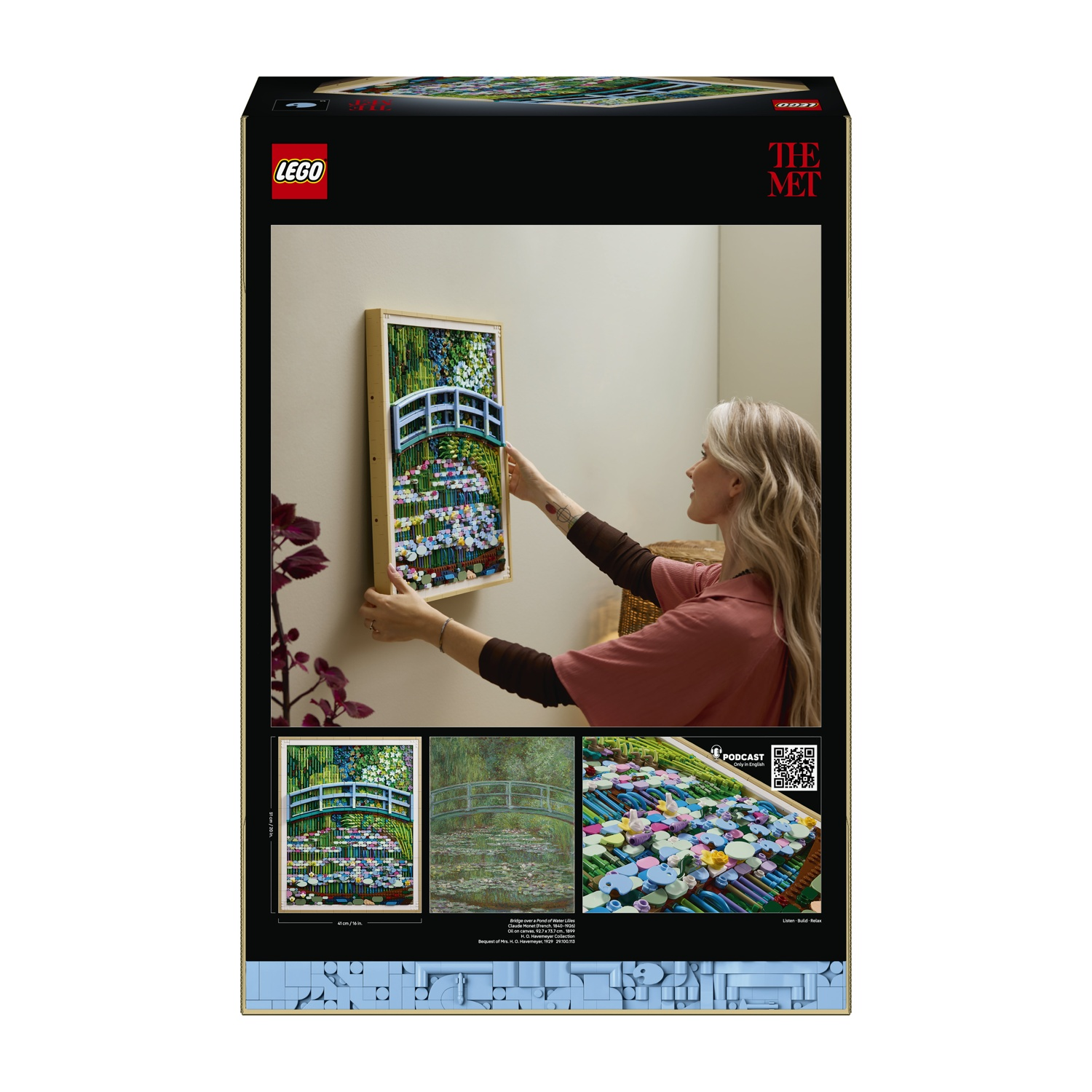 Donna appende versione LEGO del ponte del giardino di Monet. Opera originale sotto.