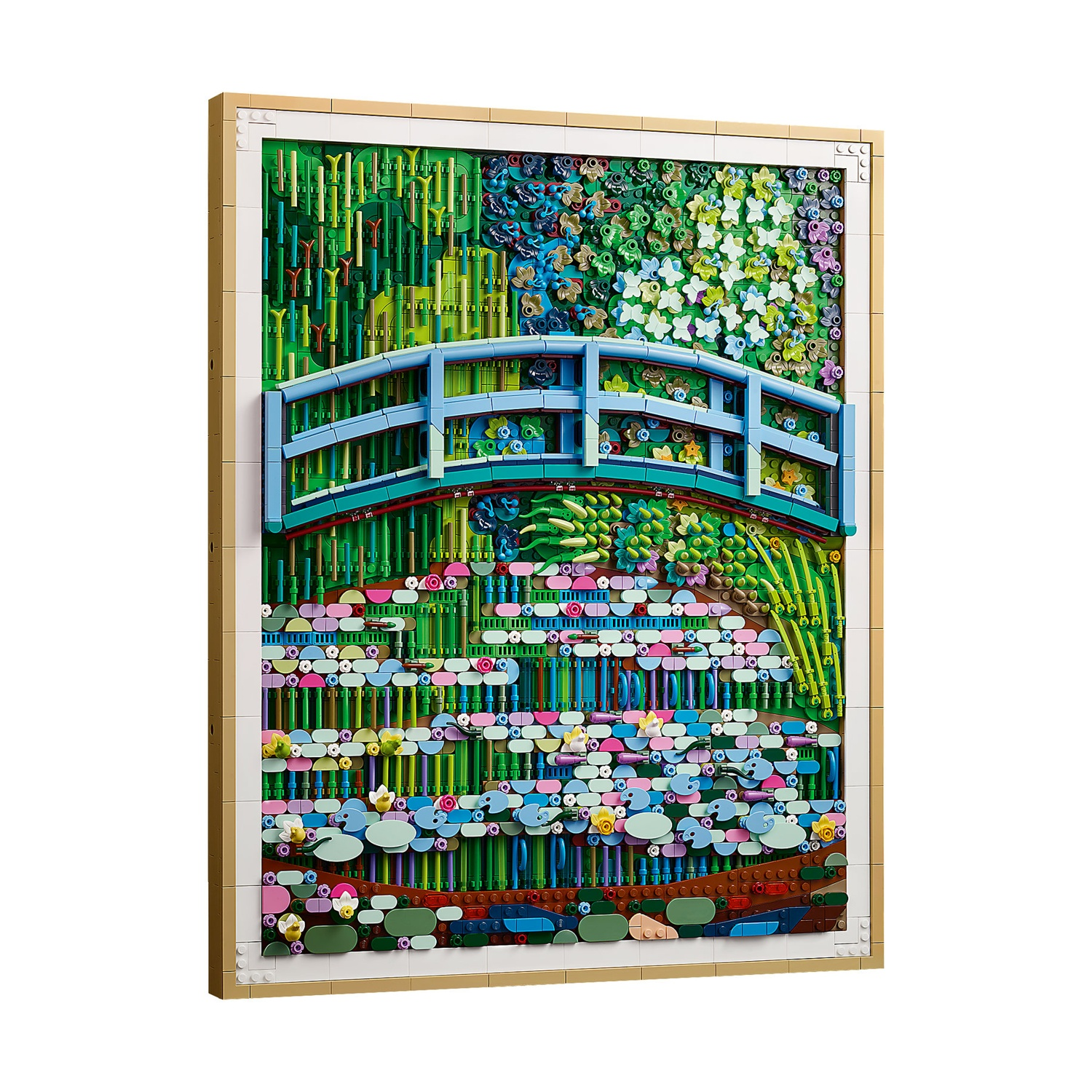 Un mosaico Lego di un ponte giapponese su uno stagno con ninfee e bambù.