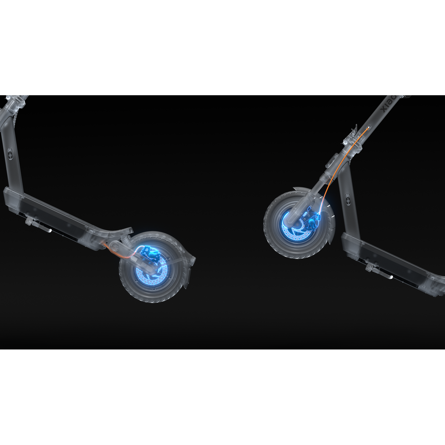 Close-up van twee e-scooters met transparante behuizing, met gloeiende blauwe remmen.