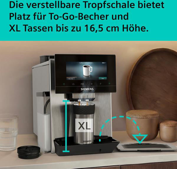 Siemens Kaffeemaschine mit verstellbarer Tropfschale für hohe Tassen.