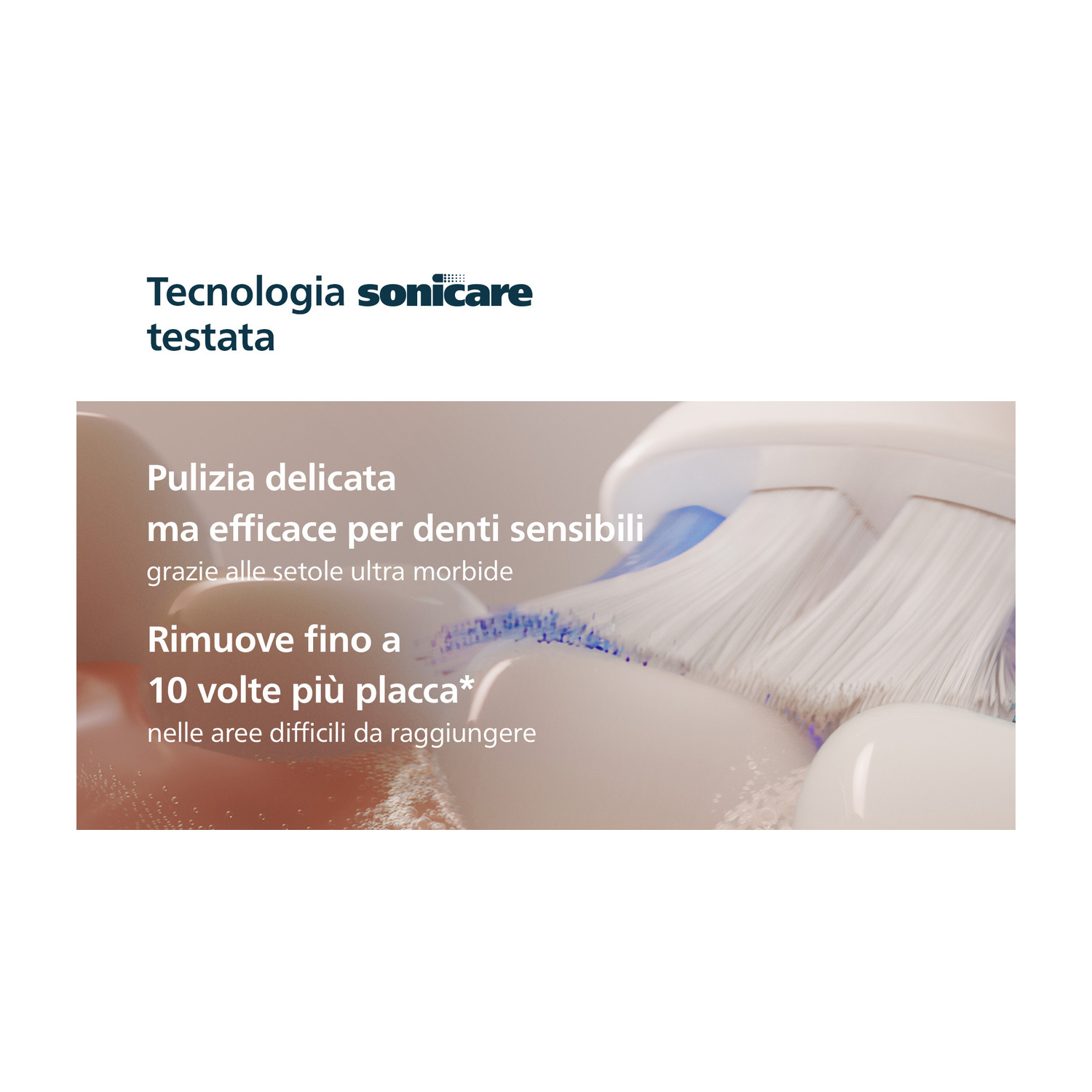 Primo piano di uno spazzolino elettrico con setole e schiuma.