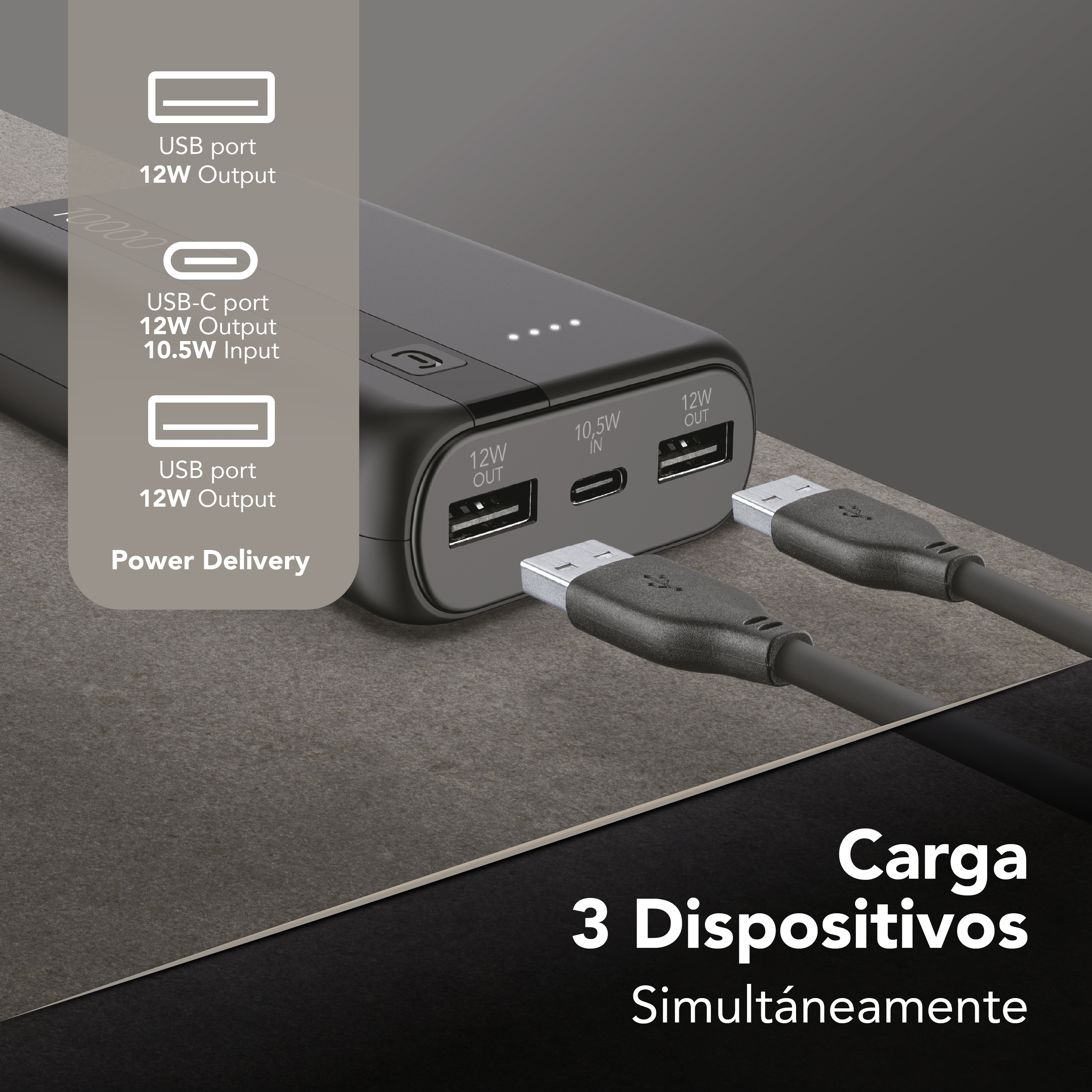 Power bank CellularLine con tres puertos (2 USB y 1 USB‑C) cargando tres dispositivos a la vez..