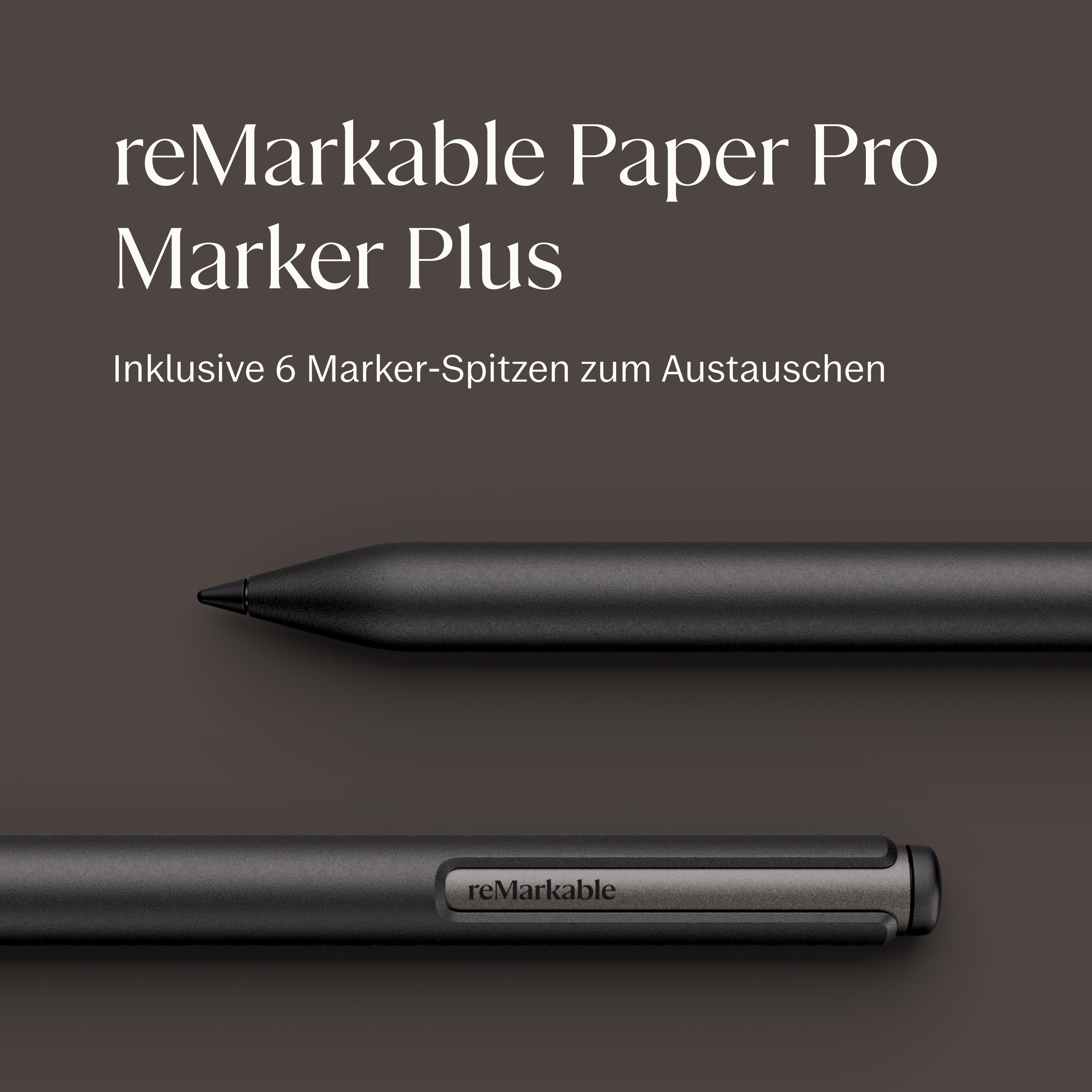 Zwei schwarze Stifte mit der Aufschrift „reMarkable“ auf dunklem Hintergrund.