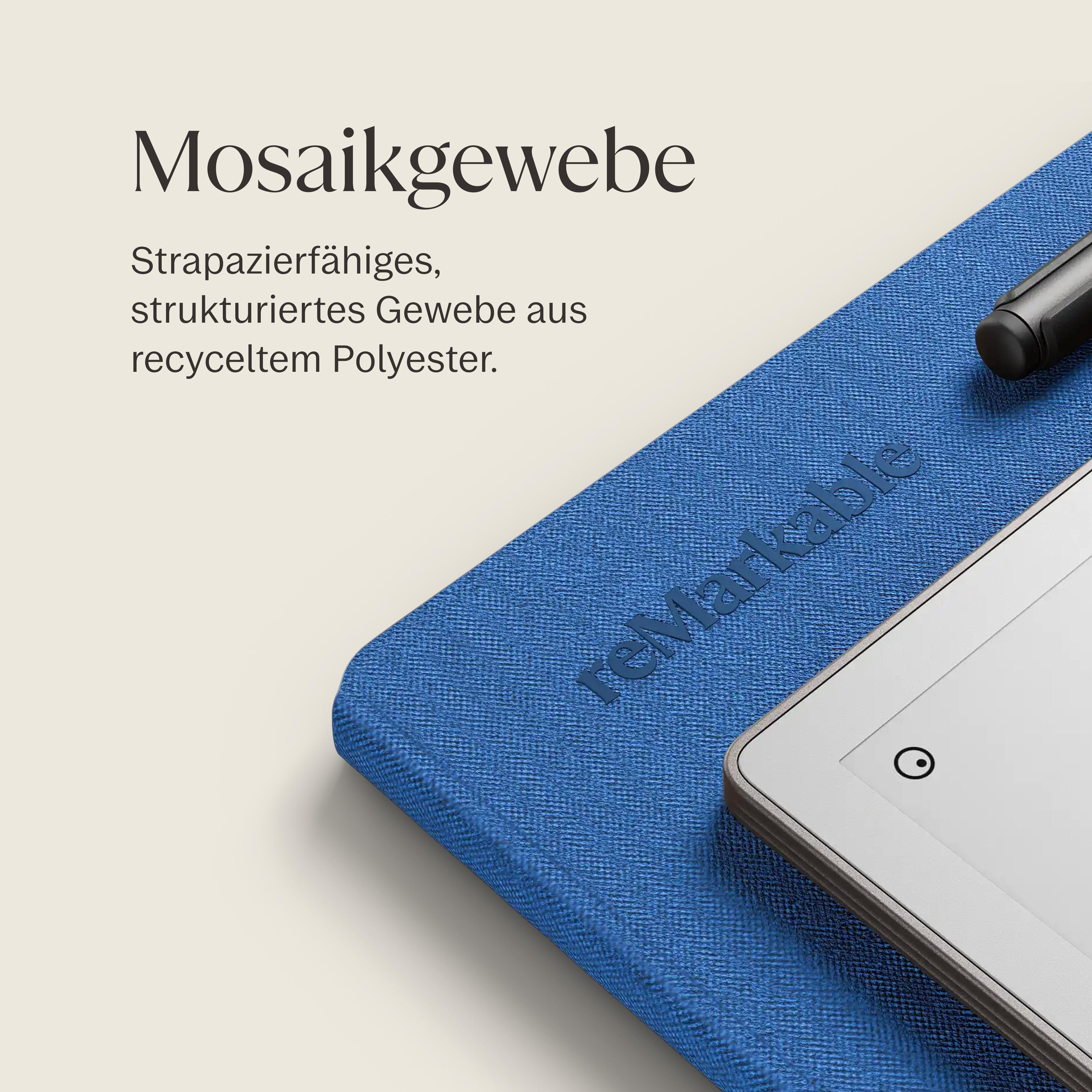 Ein blauer Bezug aus Mosaikgewebe mit einem Tablet und Stift