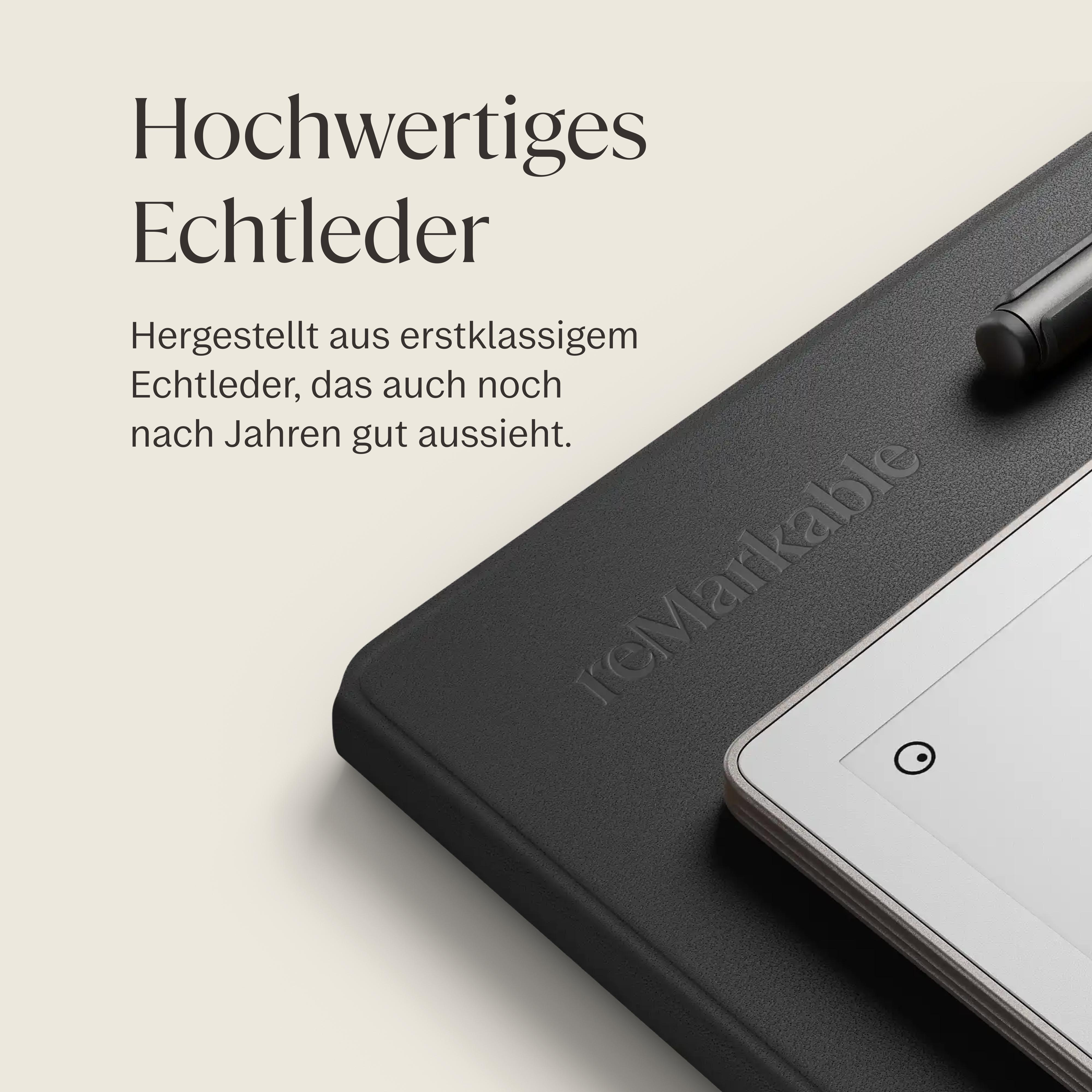 Schwarzes Lederetui für ein E-Reader-Tablet mit Stift.