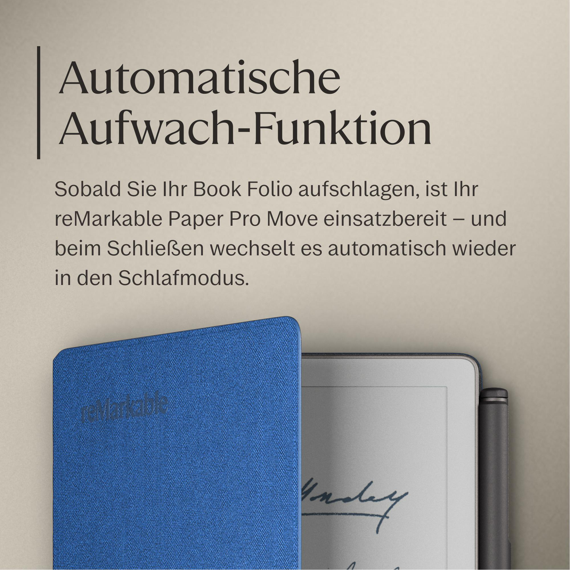 Ein blaues reMarkable Folio mit einem Tablet und Stift daneben.