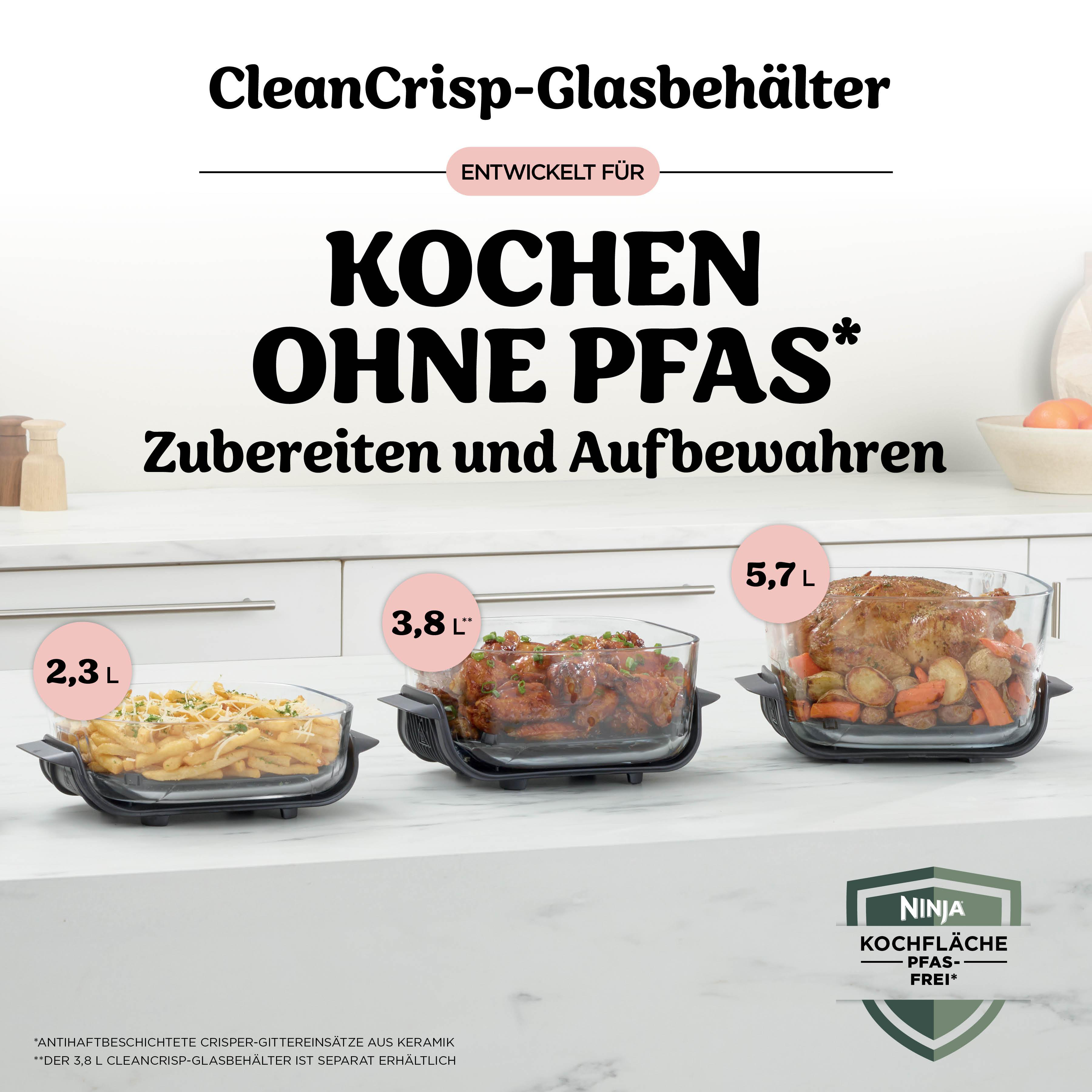 Drei Glasbehälter mit Lebensmitteln: Pommes, Hähnchenflügel und ein Braten mit Gemüse.