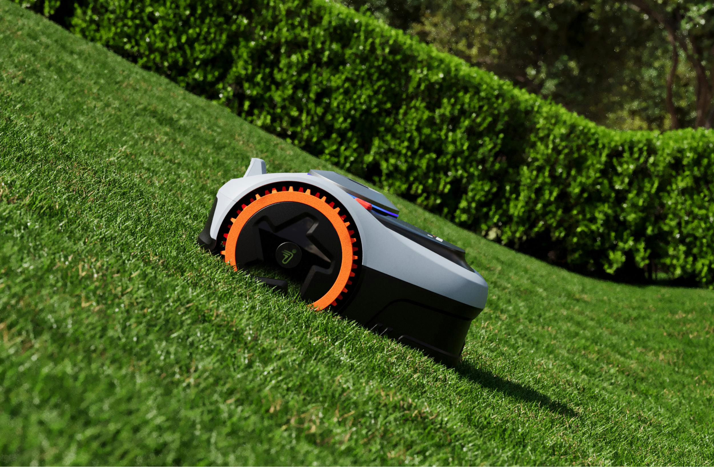 Ein autonomer Rasenmäher mit orangefarbenem Rad auf einem grünen Rasen.
