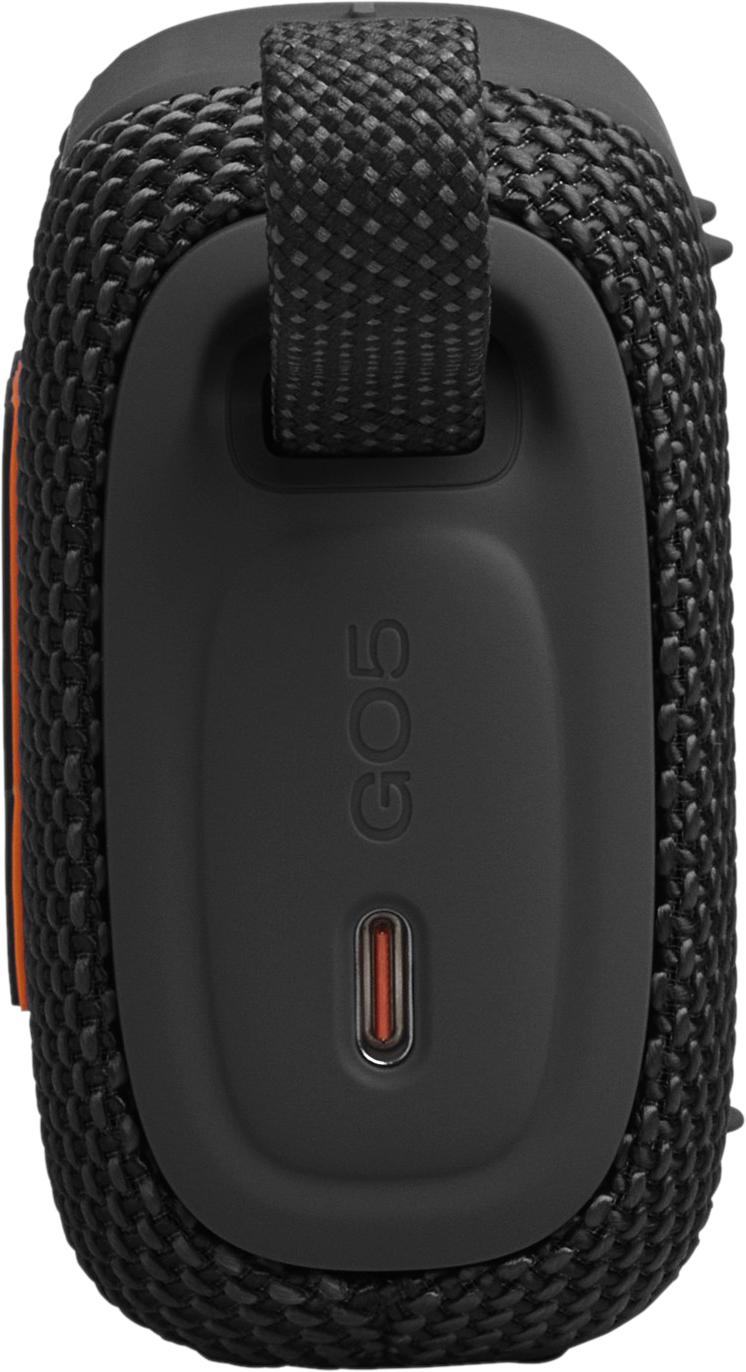 Schwarzer Lautsprecher mit "GO5"-Logo und USB-C-Anschluss.