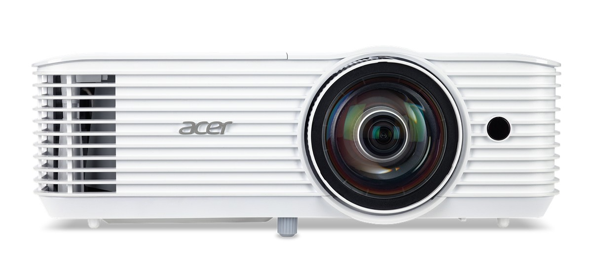 Fehér Acer projektor lencsével és szellőzőrésekkel.